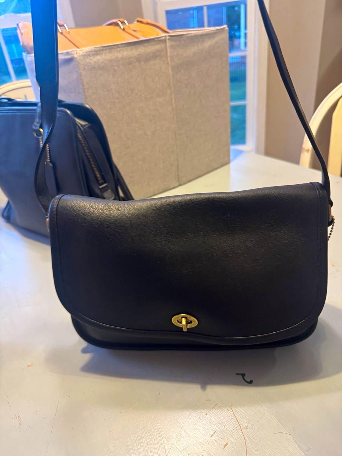 Coach City 9790 Black Leather Turnlock Crossbody Bag Gold Hardware Hangtag Coach City 9790 Black Leather Turnlock Crossbody Bag Gold Hardware Hangtag