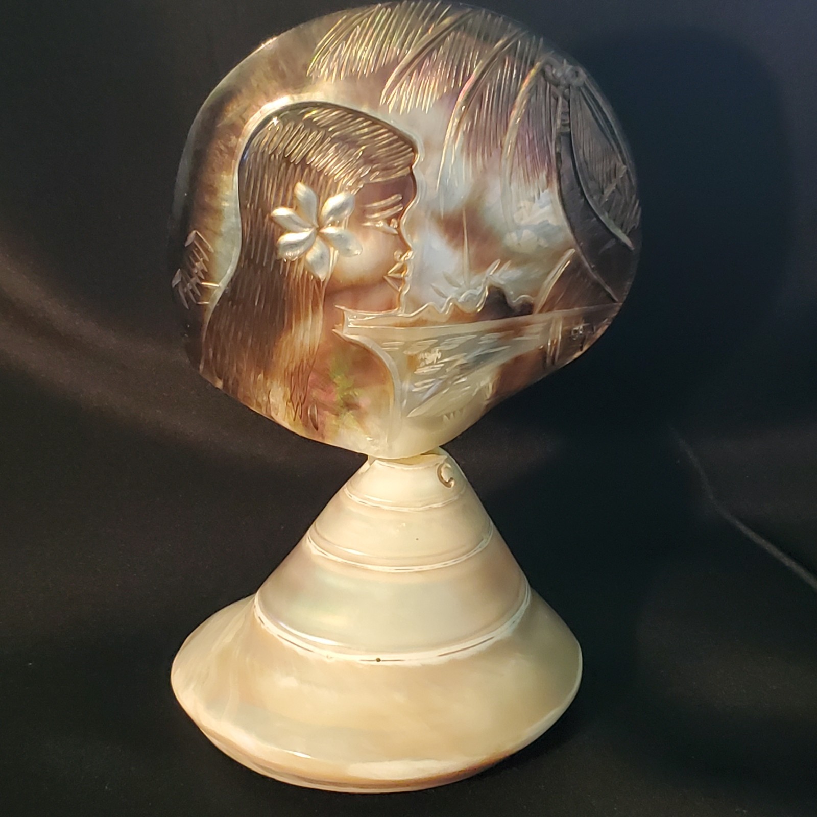 Vintage Tahiti Mother Of Pearl Blacklip Oyster Carving On Polished M of P Shell