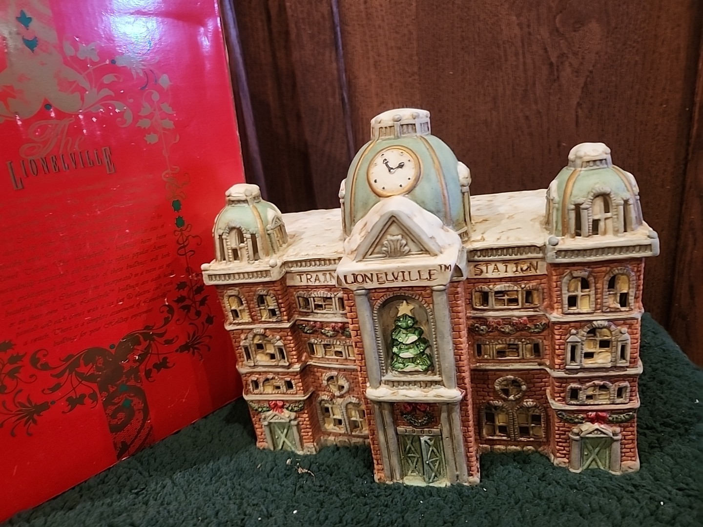 Lionel Christmas Village Lionelville Train Station Building Lionel Christmas Village Lionelville Train Station Building