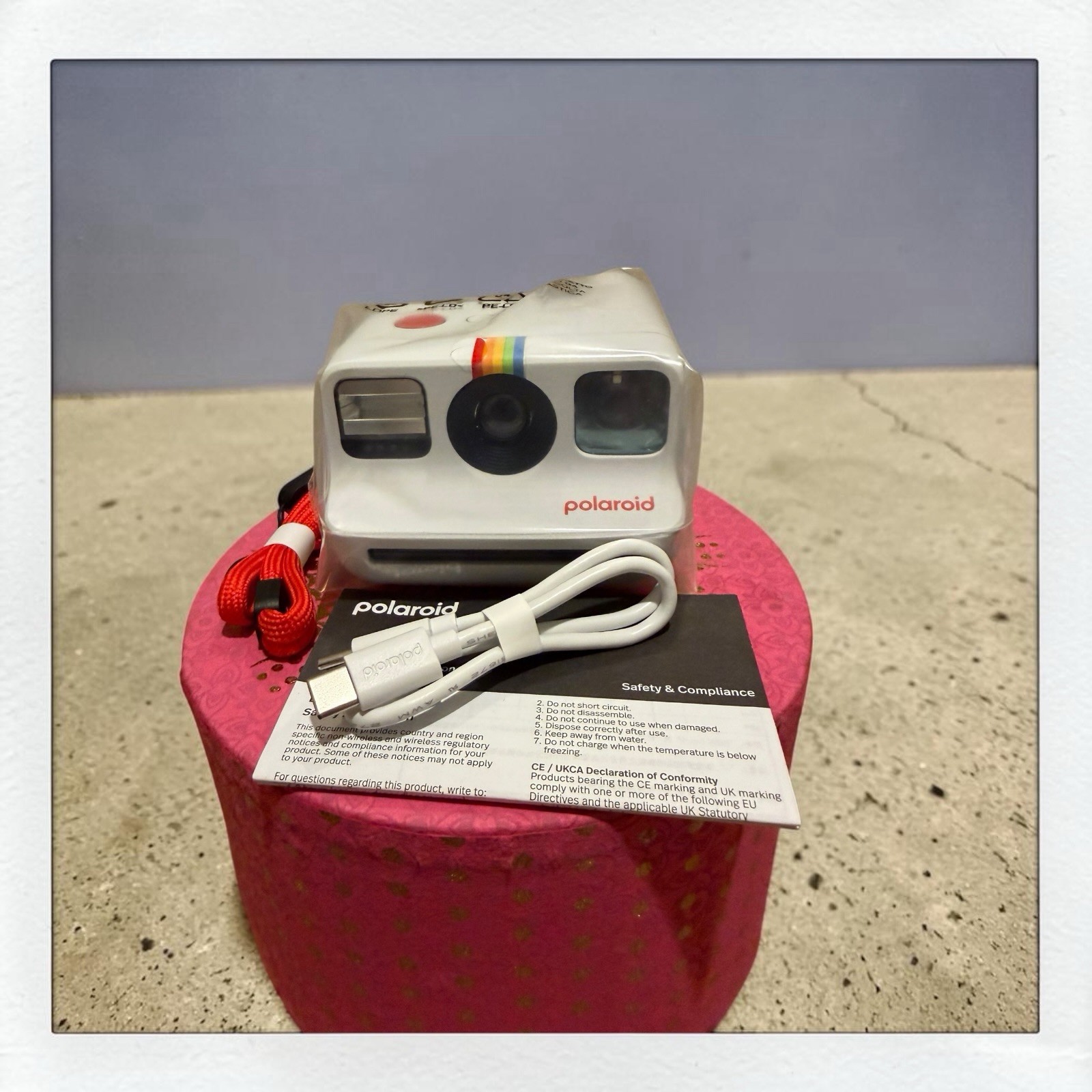 Polaroid Go Generation 2 Instant Film Camera (White) Polaroid Go Generation 2 Instant Film Camera (White)