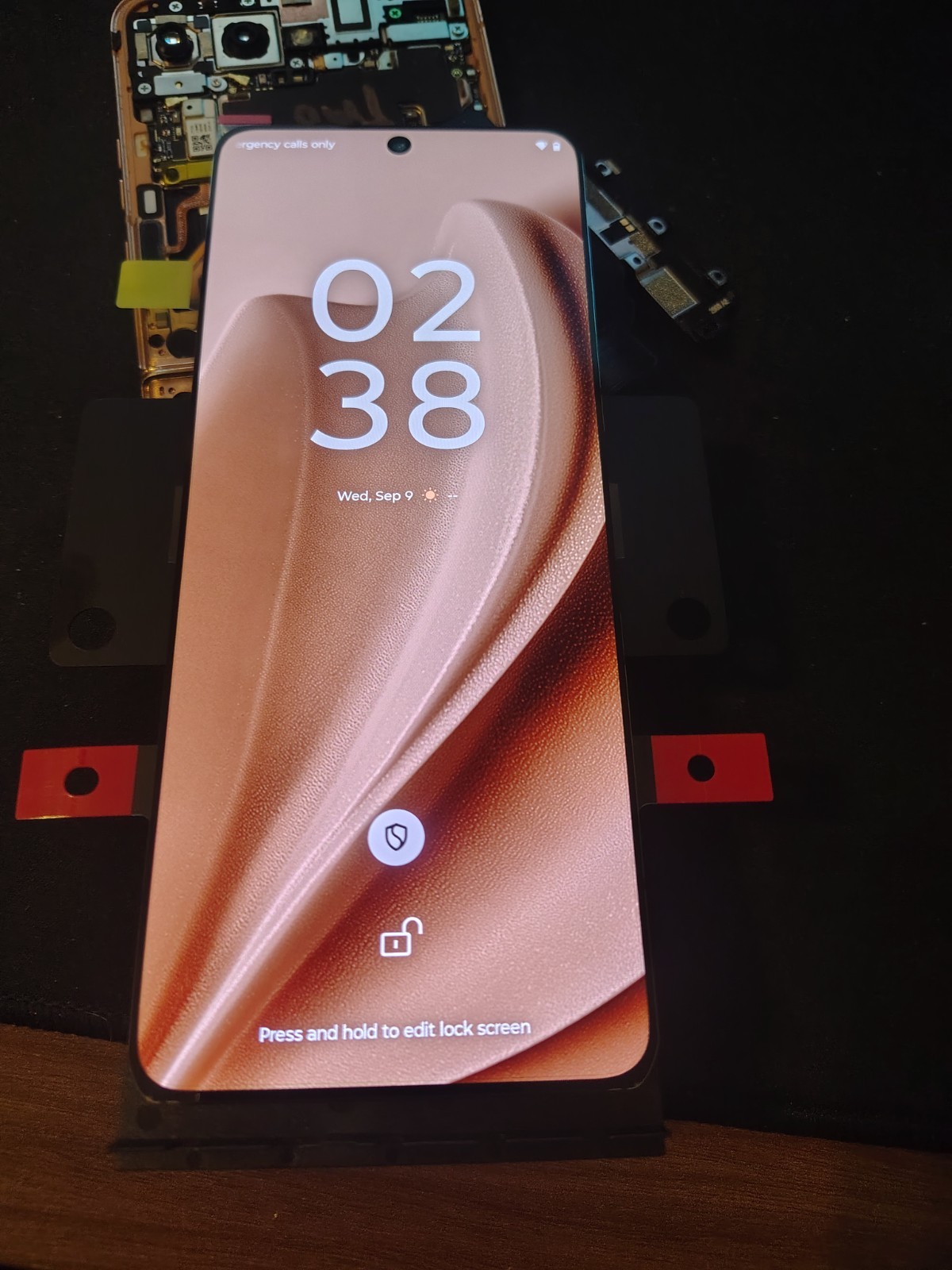 NEW ORIGINAL Motorola Moto Razr+ PLUS 2025/Razr 60 ULTRA INNER SCREEN +ADHESIVES NEW ORIGINAL Motorola Moto Razr+ PLUS 2025/Razr 60 ULTRA INNER SCREEN +ADHESIVES