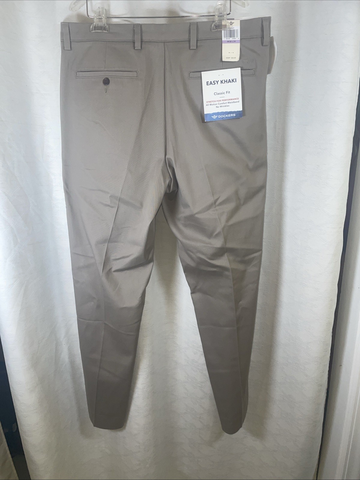 New Dockers Easy Khaki Mens Size 38 x 34 Classic Fit Deep Pockets Stretch NWT New Dockers Easy Khaki Mens Size 38 x 34 Classic Fit Deep Pockets Stretch NWT