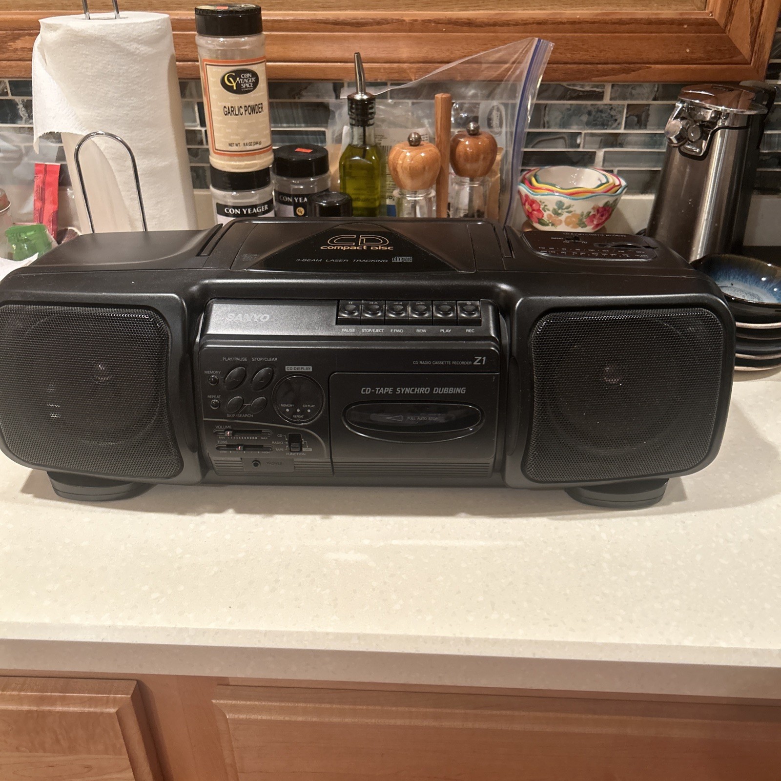 Vtg 1994 Sanyo MCD-Z1 Boombox AM/FM Radio CD & Cassette Player Tested Vtg 1994 Sanyo MCD-Z1 Boombox AM/FM Radio CD & Cassette Player Tested