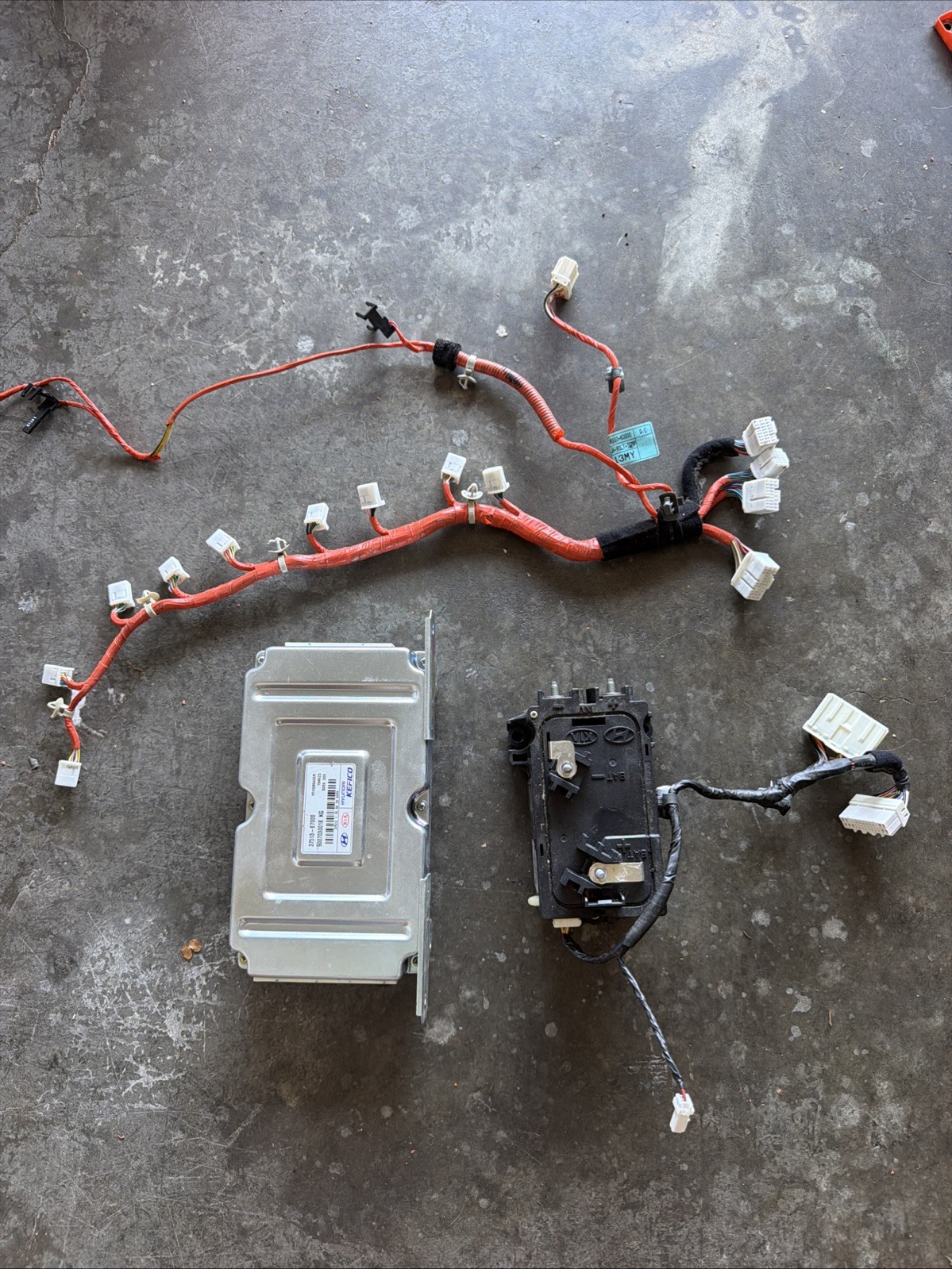 11-2016 Kia Optima Hyundai Sonata Hybrid Battery ecu 37513 - E7000 11-2016 Kia Optima Hyundai Sonata Hybrid Battery ecu 37513 - E7000