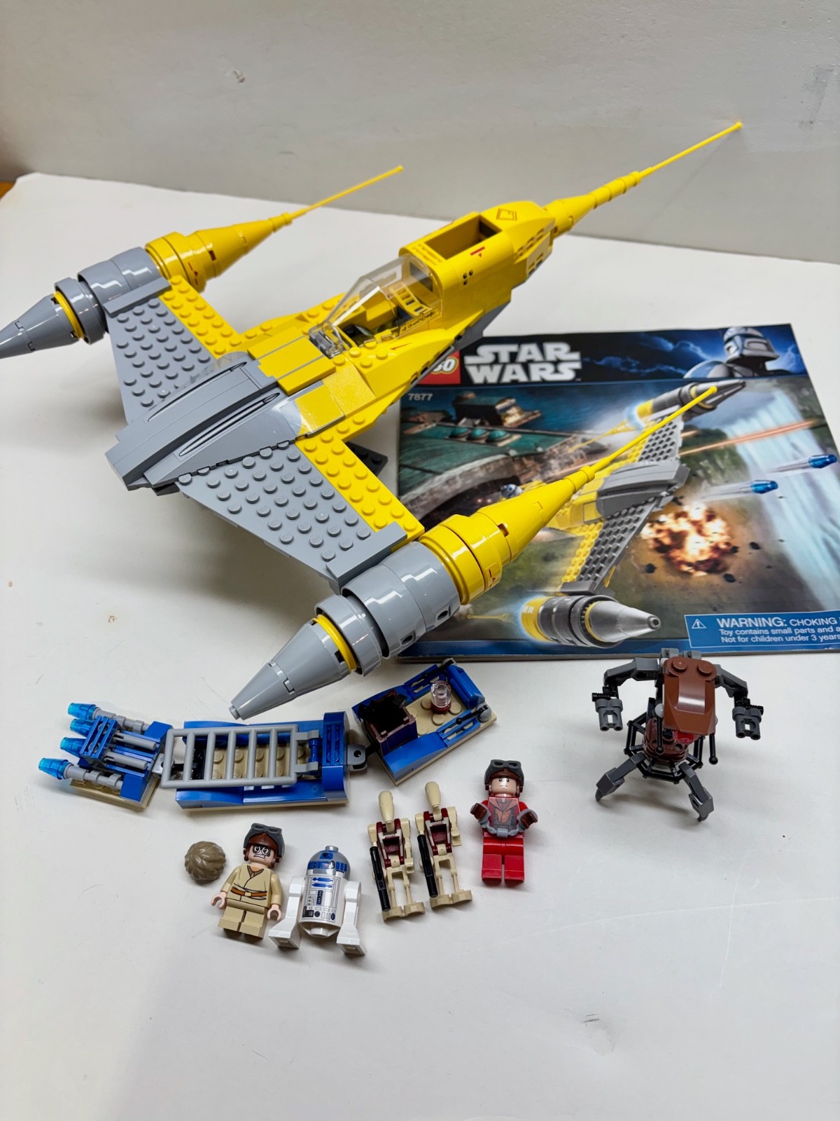 LEGO#7877 Naboo Starfighter 100% complete Very Good Condition. Clean bricks LEGO#7877 Naboo Starfighter 100% complete Very Good Condition. Clean bricks