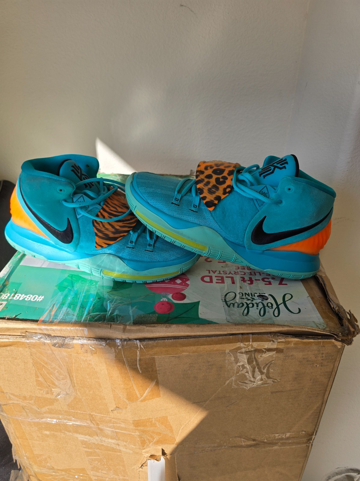 NIKE KYRIE 6 AQUA ORACLE ORANGE SIZE 11.5