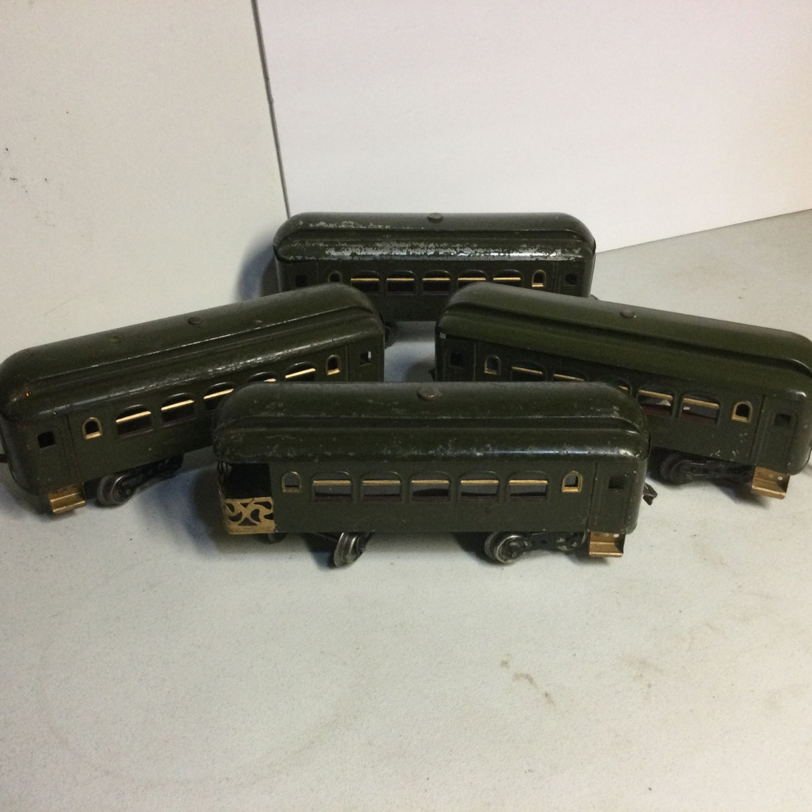 Lionel Vintage Prewar Standard Gauge Passenger  Cars  FOUR
