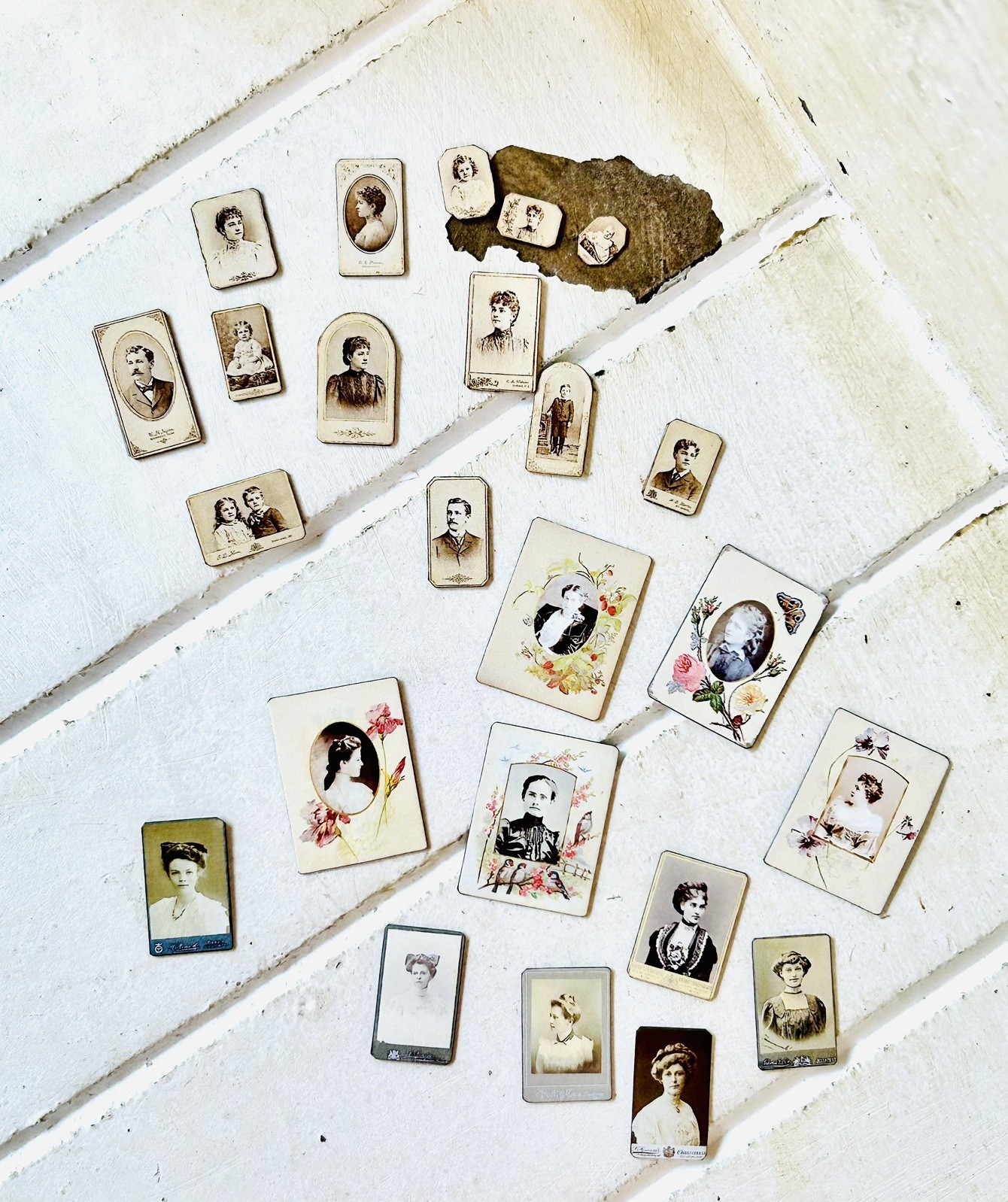 Miniature 1:12 Scale ‘Vintage’ Cabinet Card Photos Collection / Lot of 24