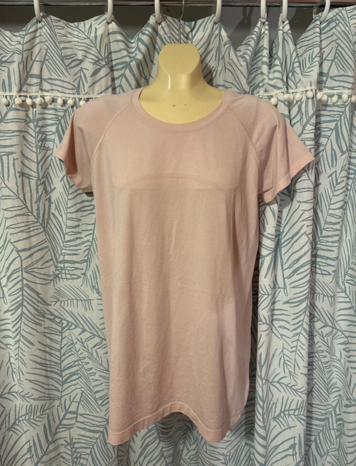 Lululemon Women’s Pink Size unknown Crew Neck Raglan Stretch Training Run Tee Lululemon Women’s Pink Size unknown Crew Neck Raglan Stretch Training Run Tee