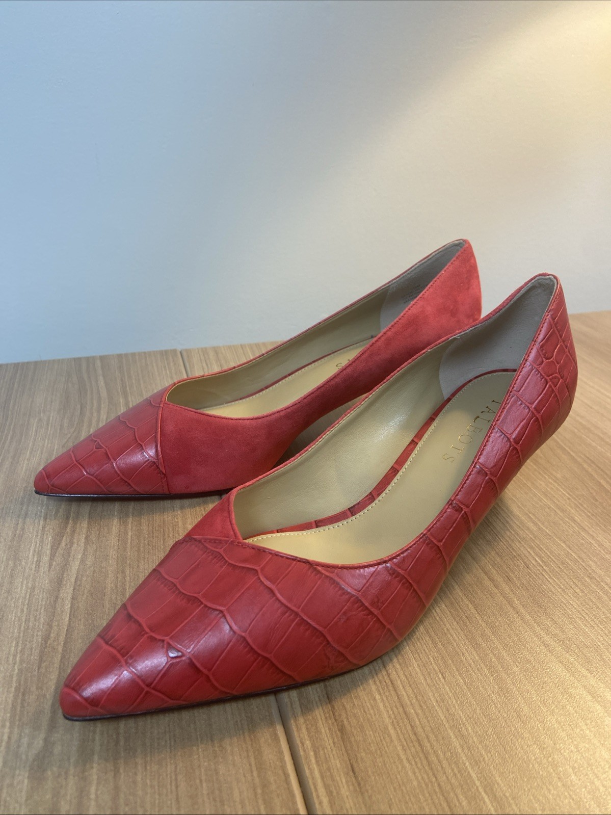 New Talbots Sylvie Red Suede Croc Embossed Kitten Heel Pumps Heels 7.5 M Shoes New Talbots Sylvie Red Suede Croc Embossed Kitten Heel Pumps Heels 7.5 M Shoes
