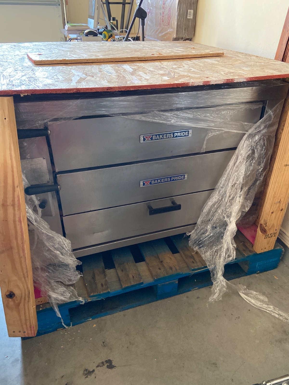 Bakers Pride GP61 HearthBake Double Deck Gas Countertop Pizza Oven Bakers Pride GP61 HearthBake Double Deck Gas Countertop Pizza Oven