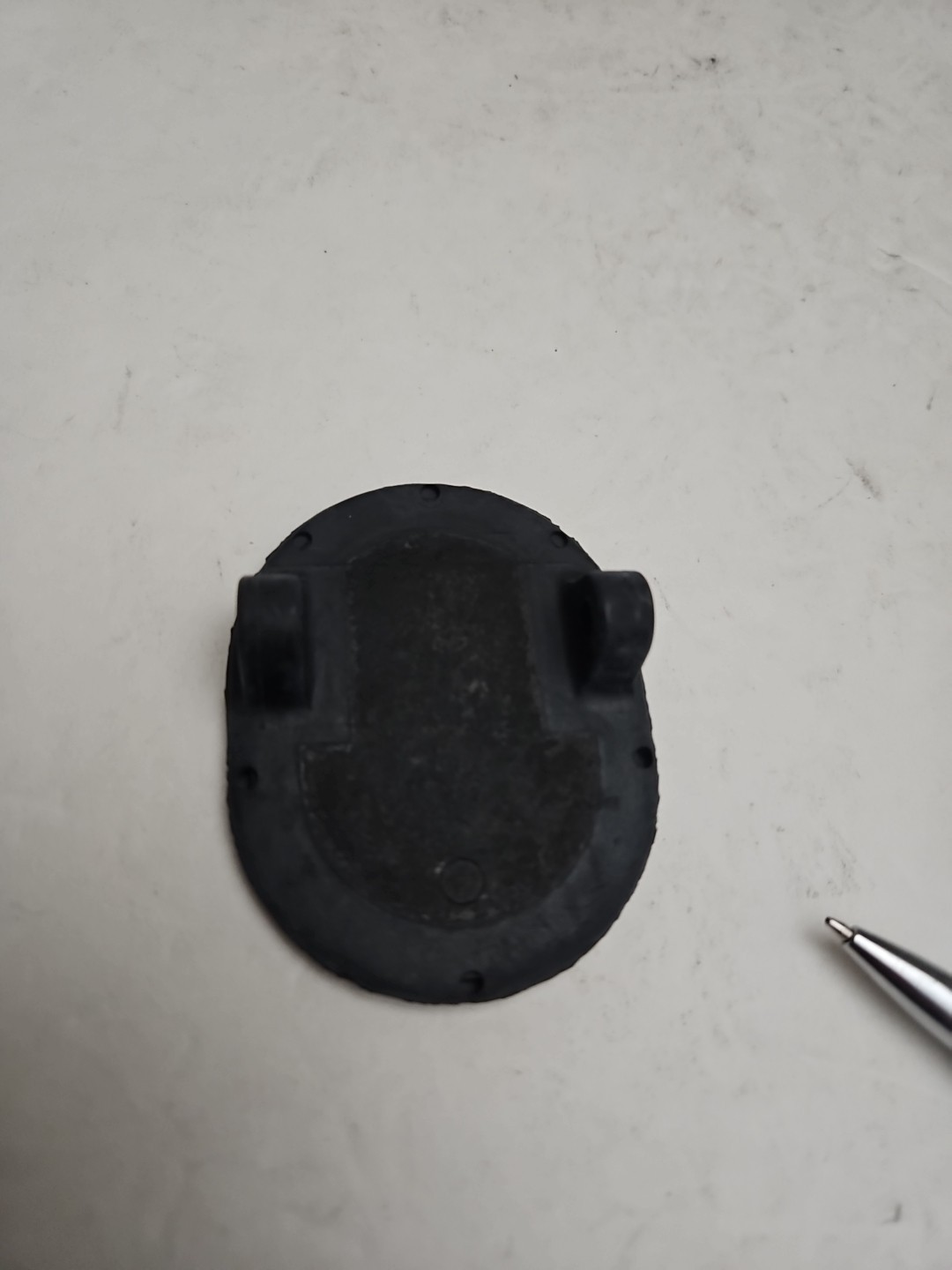 Johnson Evinrude OMC Exhaust Flap Shutter Valve Seal Assy 984467 NOS OEM OMC36 Johnson Evinrude OMC Exhaust Flap Shutter Valve Seal Assy 984467 NOS OEM OMC36