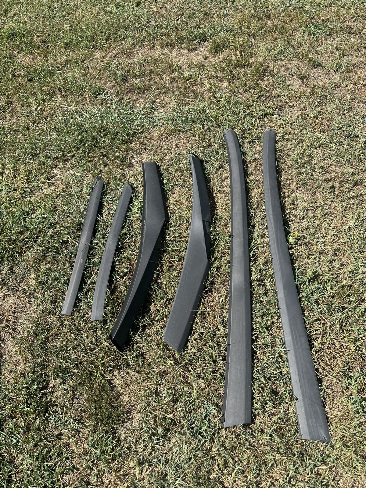 07-12 Dodge Caliber Upper Roof Trim Panel Molding Set Complete OEM/DC 07-12 Dodge Caliber Upper Roof Trim Panel Molding Set Complete OEM/DC