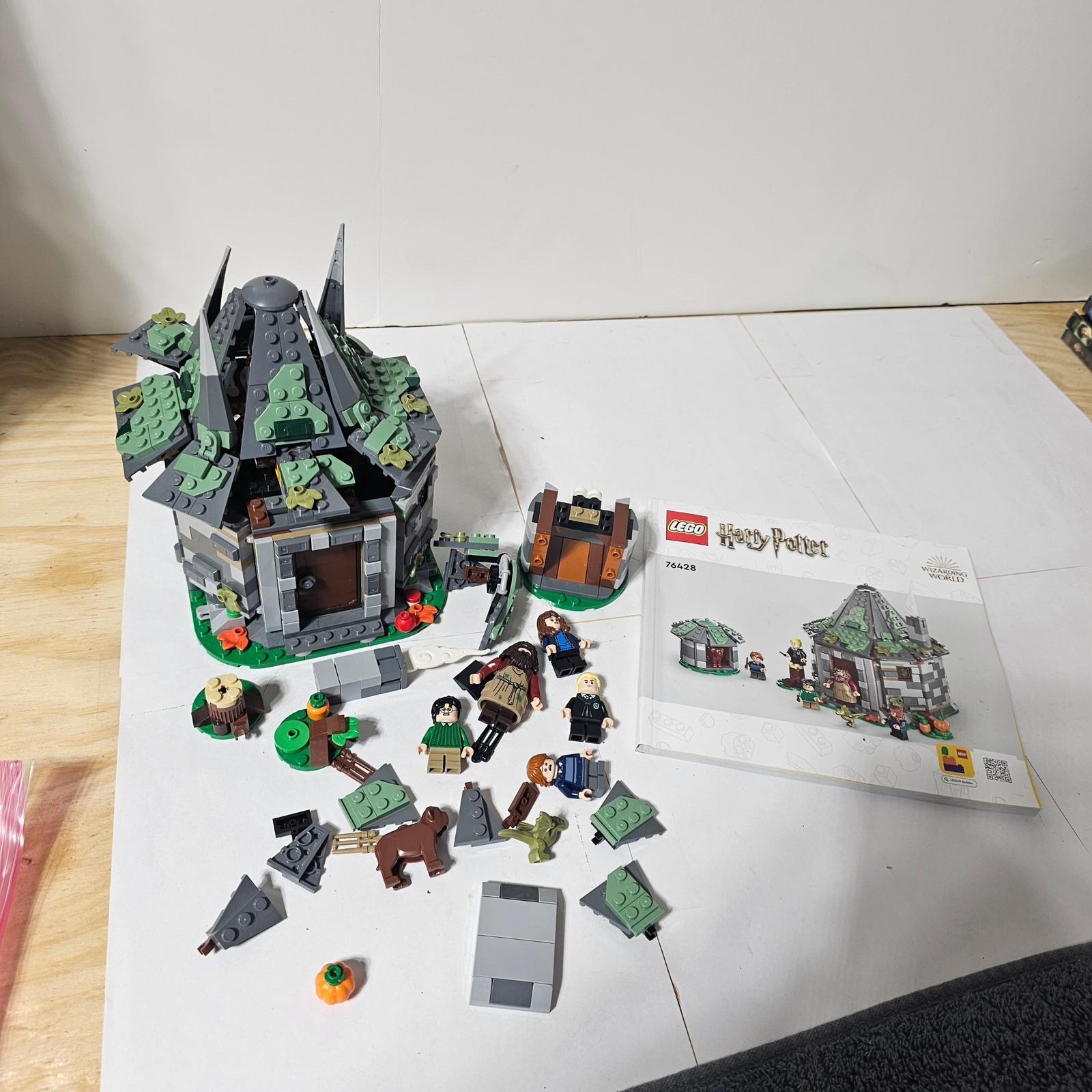 LEGO Harry Potter Hagrid's Hut An Unexpected Visit 76428 Minifigures Manual LEGO Harry Potter Hagrid's Hut An Unexpected Visit 76428 Minifigures Manual