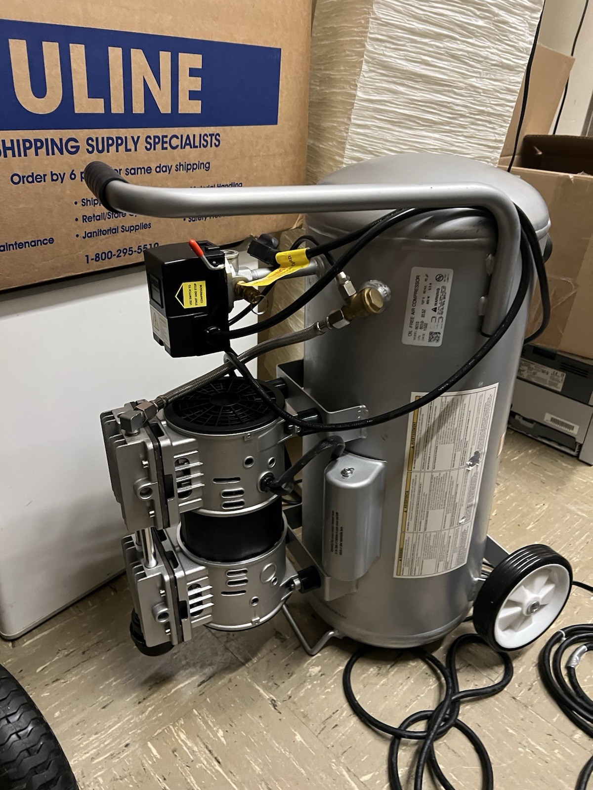 California Air Tools 8010 Ultra Quiet 1.0 HP 8-Gallon Steel Tank Air Compressor California Air Tools 8010 Ultra Quiet 1.0 HP 8-Gallon Steel Tank Air Compressor