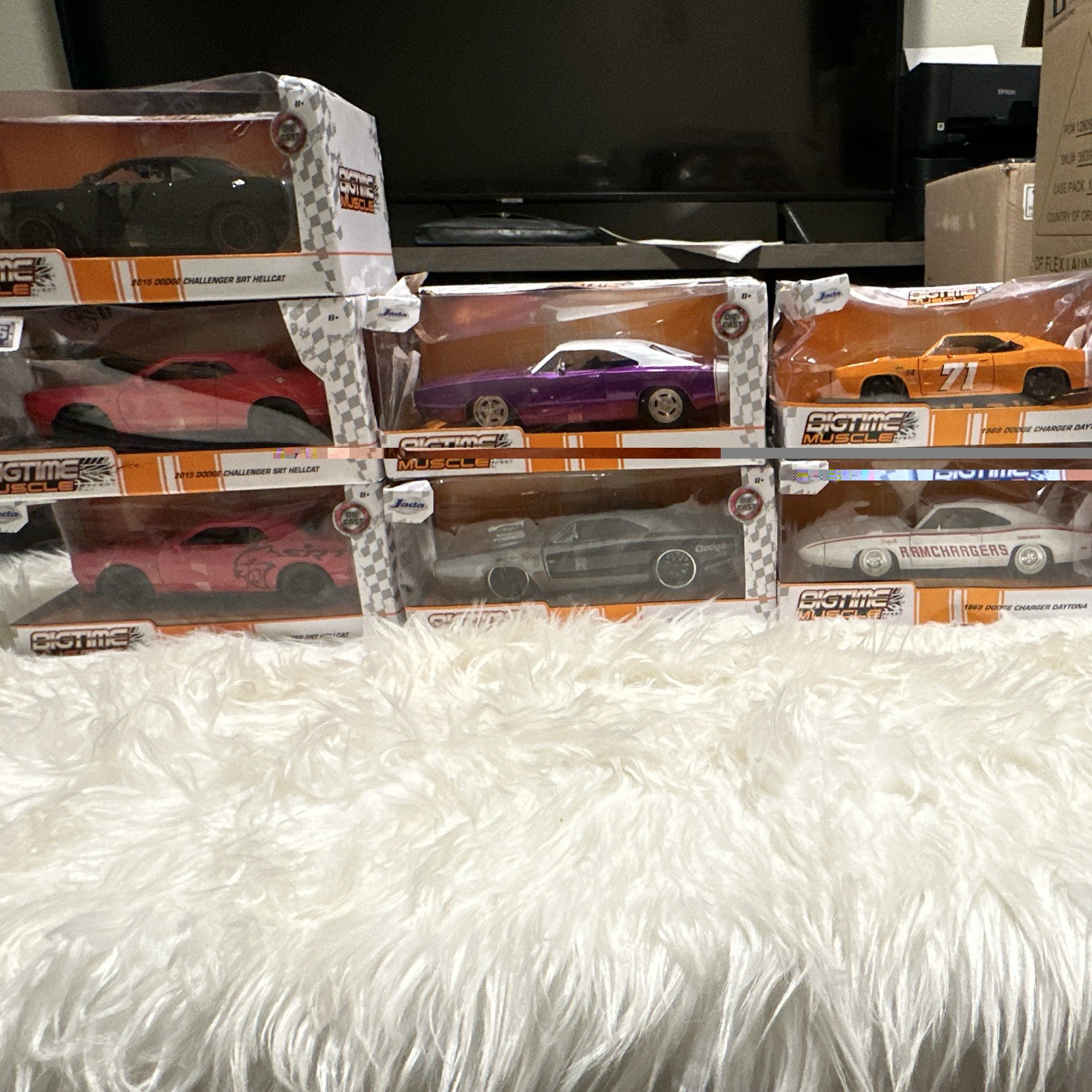 Jada Bigtime Muscle 1:24 Diecast Dodge Charger R/T Hellcat Lot Jada Bigtime Muscle 1:24 Diecast Dodge Charger R/T Hellcat Lot