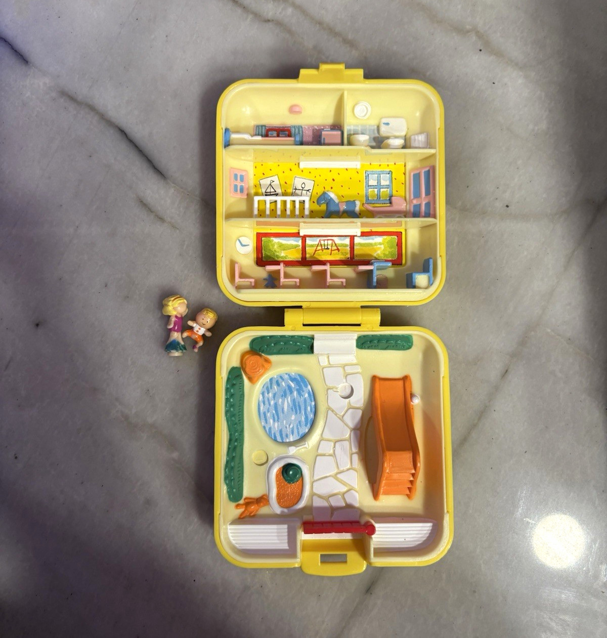 Bluebird Polly Pocket Vintage 1989 Yellow Midge’s Play School w/ 2 Figures Bluebird Polly Pocket Vintage 1989 Yellow Midge’s Play School w/ 2 Figures