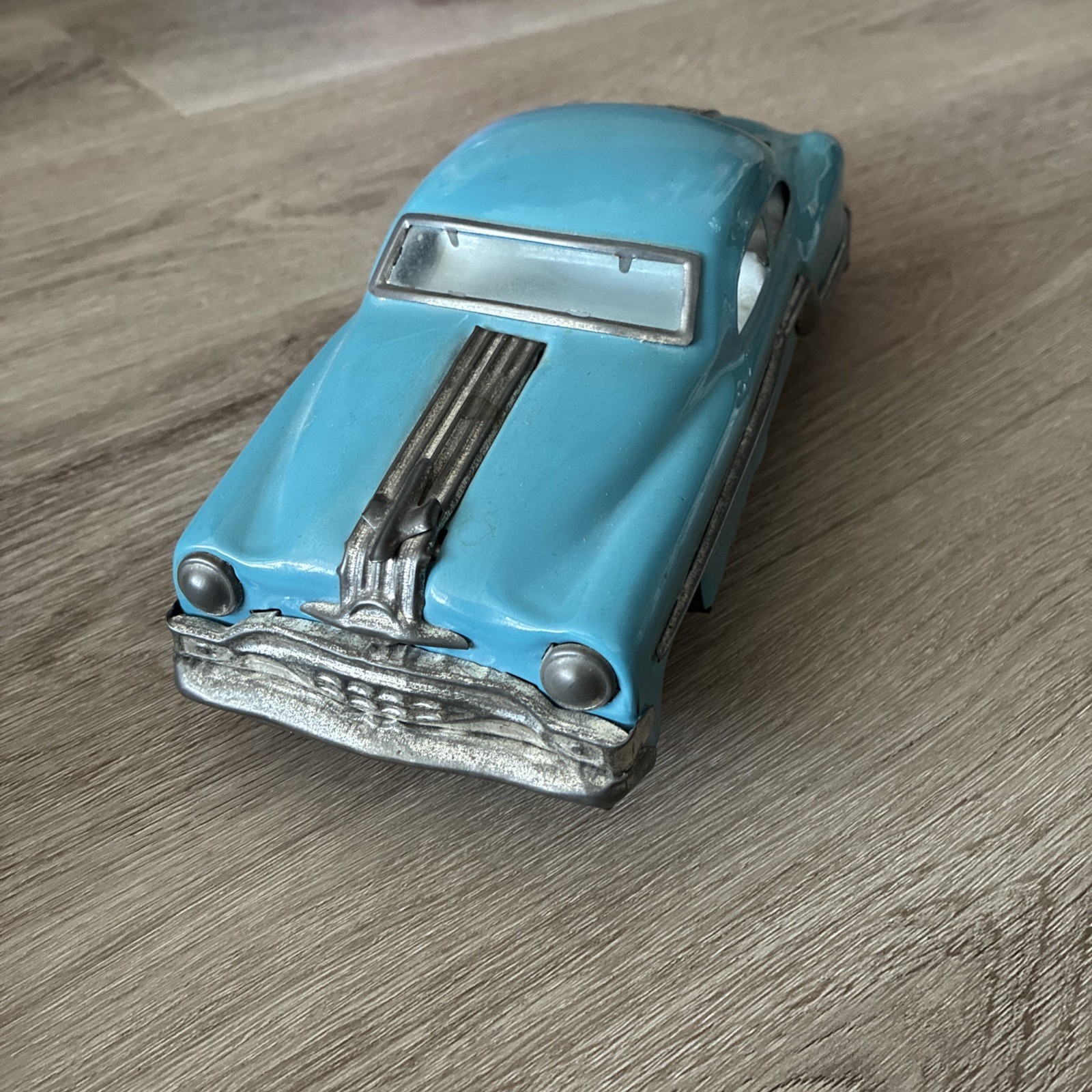 Vintage 1940s 1950s Pontiac Style Tin Toy Car 9.8\ Vintage 1940s 1950s Pontiac Style Tin Toy Car 9.8\