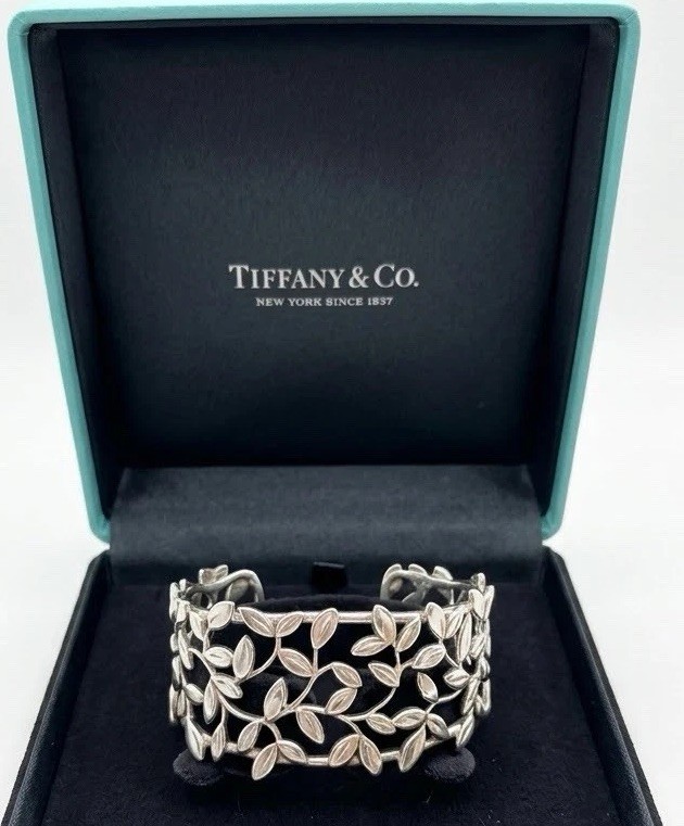 Tiffany & Co. Paloma Picasso Sterling Silver Olive Leaf Cuff Bangle Bracelet NEW