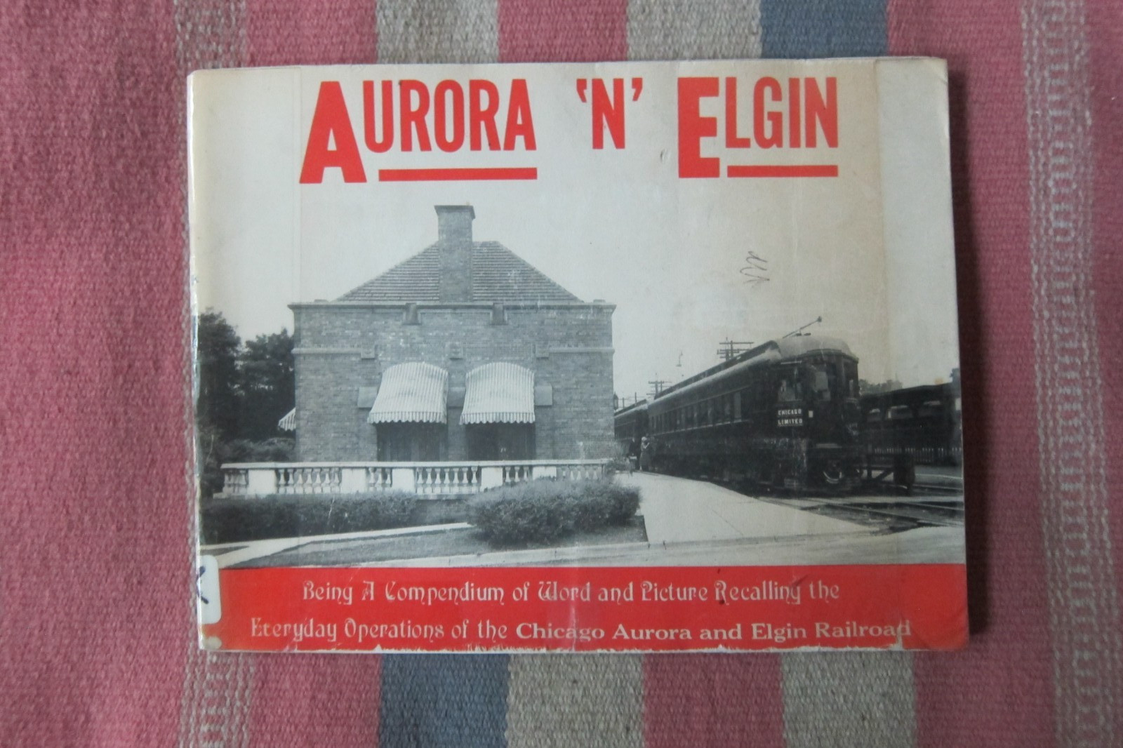 Vintage 1965 Aurora 'N' Elgin CA&E Railroad Roarin' Elgin Trains Cable Cars 