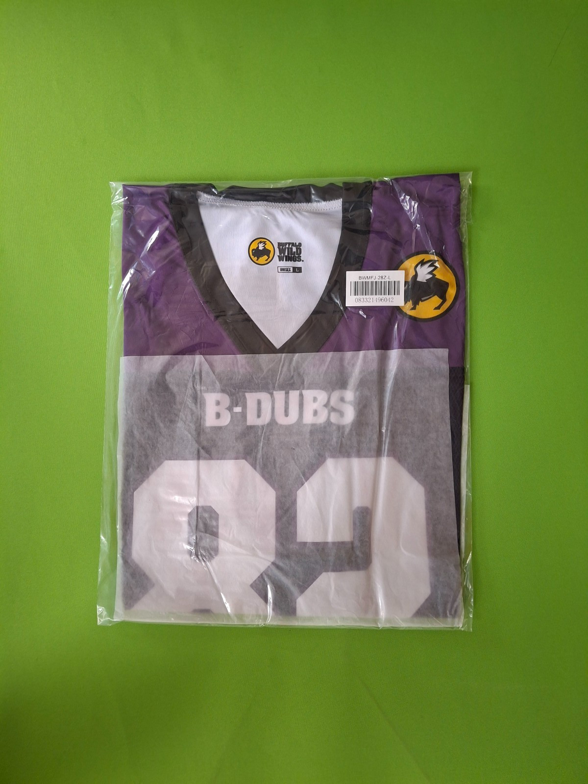 NEW Buffalo Wild Wings Jersey #82 Unisex L Purple Color NEW Buffalo Wild Wings Jersey #82 Unisex L Purple Color