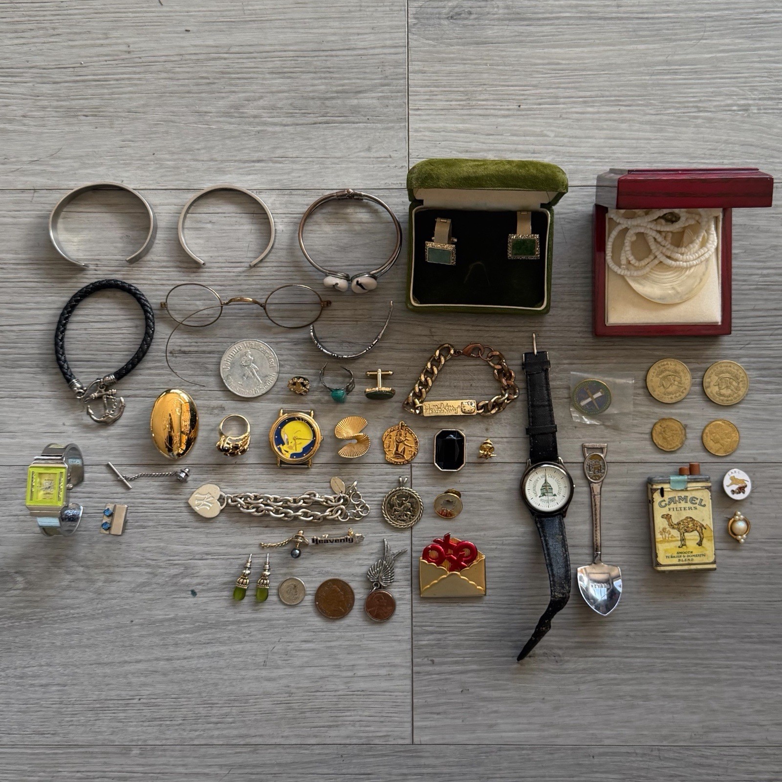 VINTAGE MIXED COLLECTIBLES & JEWELRY JUNK DRAWER  LOT & MORE AS IS READ DESCRIPT