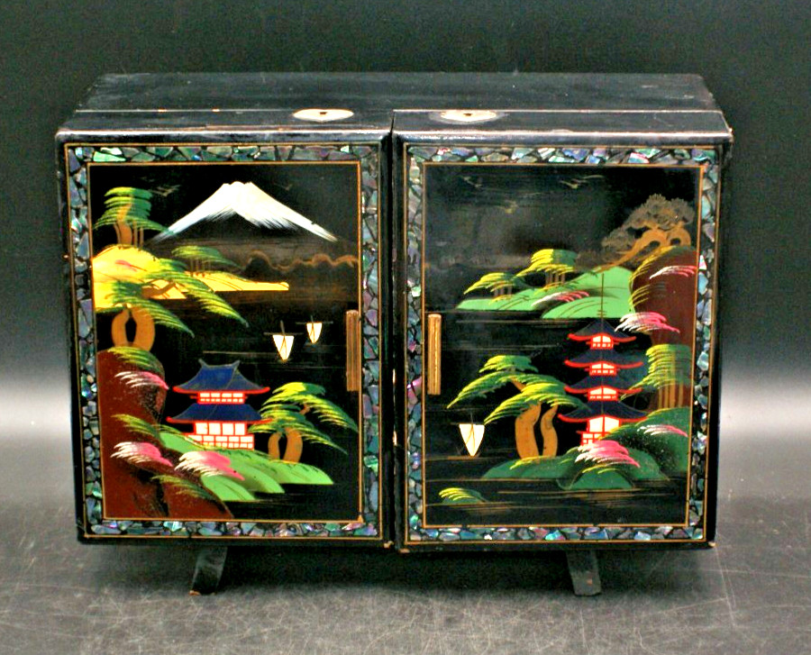VTG Japanese Black Lacquer Music Jewelry Box Hand Painted Mother of Pearl inlay VTG Japanese Black Lacquer Music Jewelry Box Hand Painted Mother of Pearl inlay
