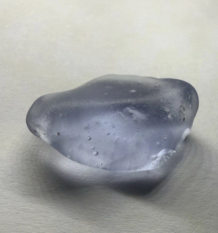 Rare 2.53g Neodymium Sea Glass Alexandrite Color Change Bubble Jewelry Chunk
