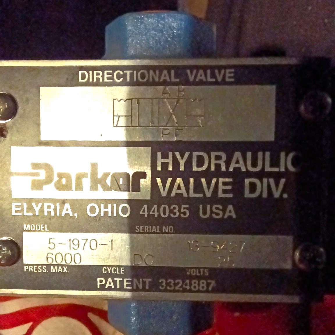 Parker Hydraulic Directional Valve 4-Way 2-Position 6000 PSI MPN 5-1970-1 Parker Hydraulic Directional Valve 4-Way 2-Position 6000 PSI MPN 5-1970-1