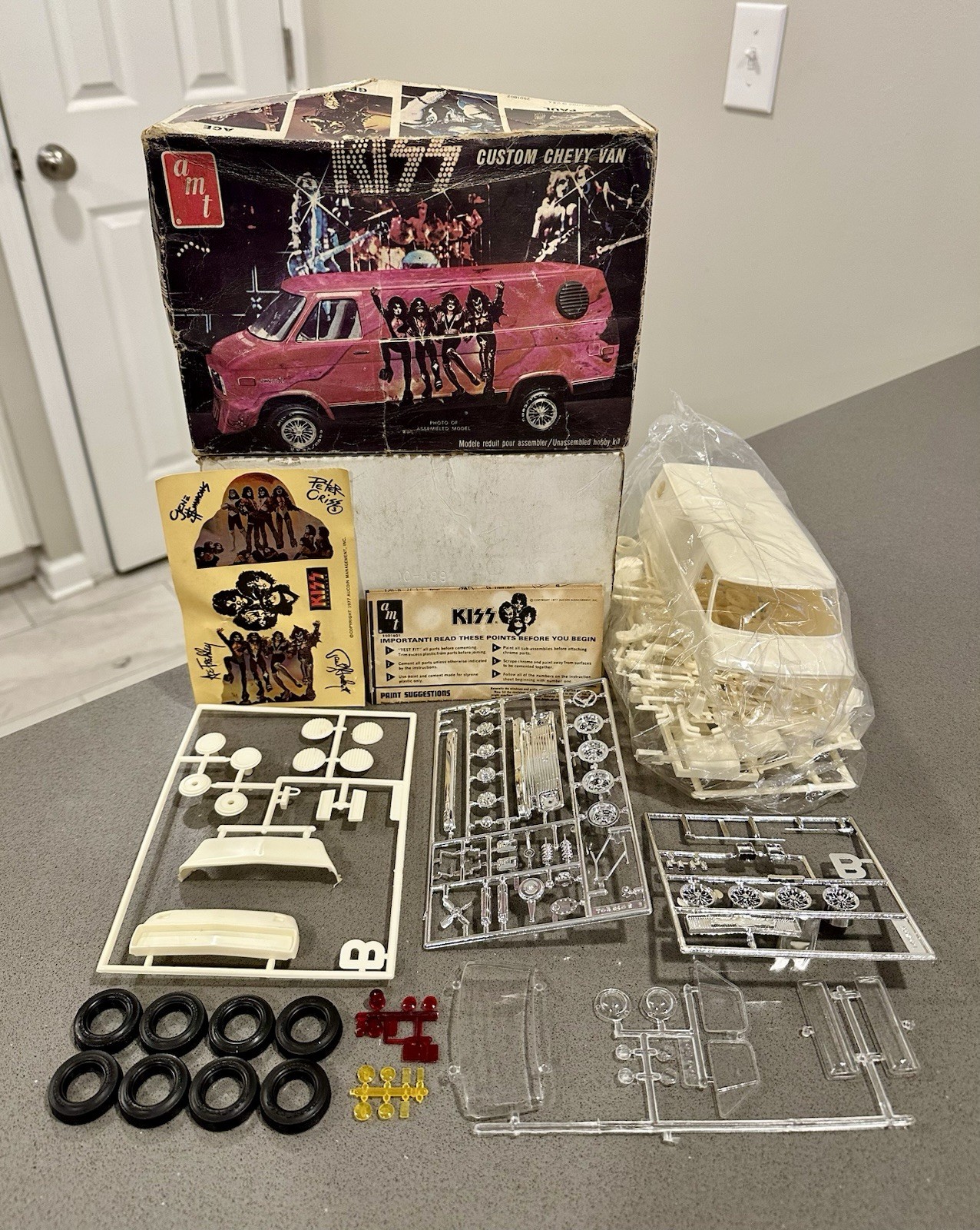 Vintage 1977 AMT KISS Custom Chevy Van #2501 1/25 COMPLETE Model Kit Decals