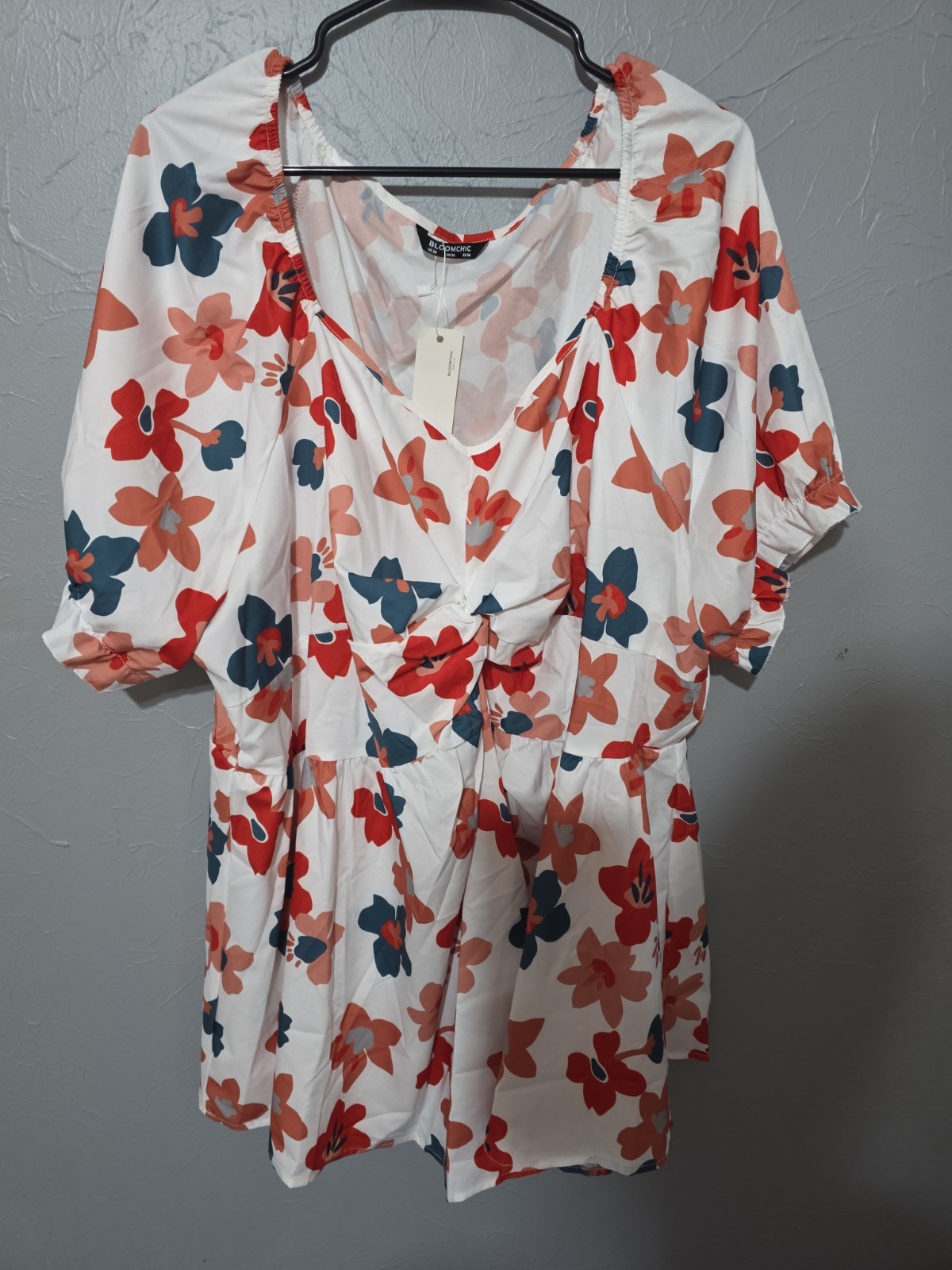 Womens Bloomchic Floral Blouse Short Sleeve Size 26 NWT Plus Size