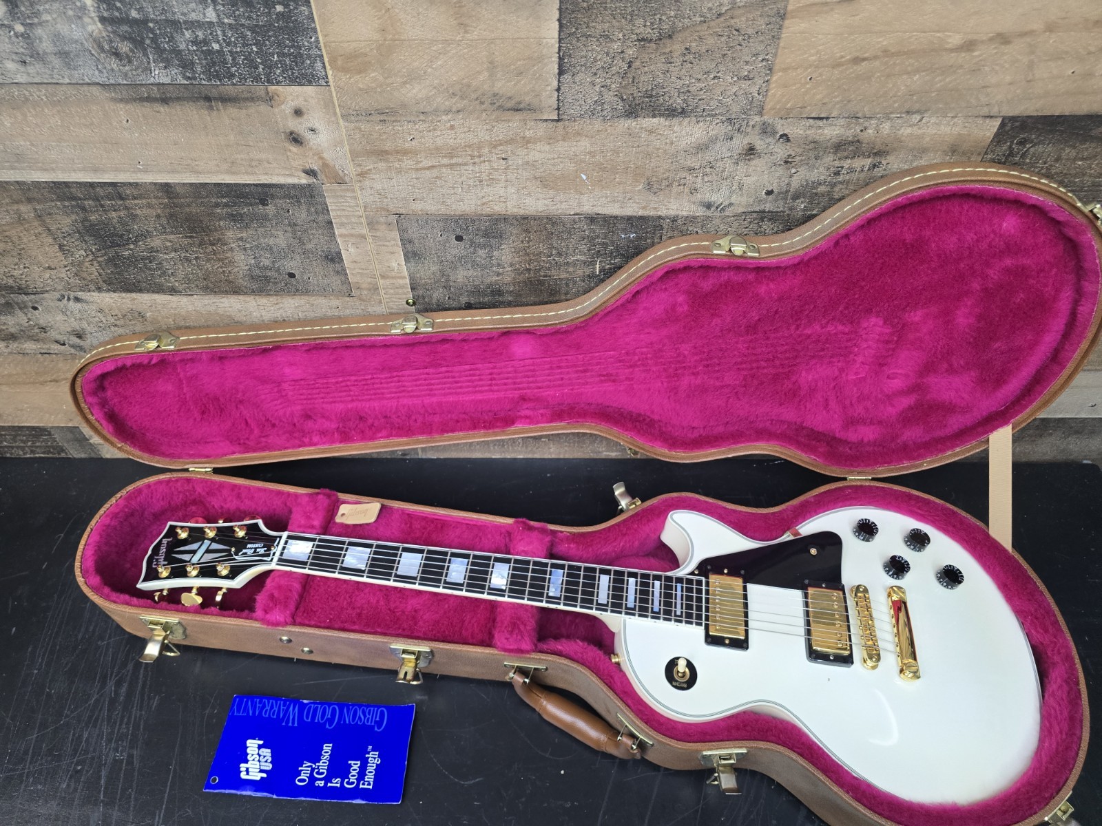 2001 Gibson Les Paul Custom White W/Ohsc 10.2 Lb 2001 Gibson Les Paul Custom White W/Ohsc 10.2 Lb