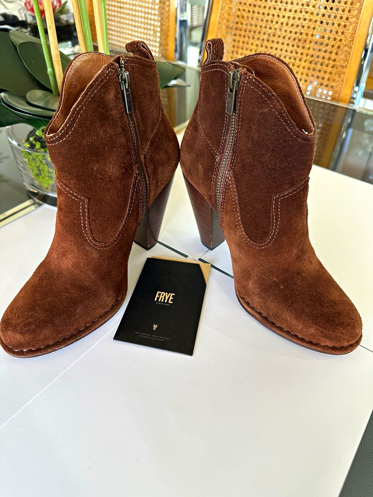 Frye Reed Bootie Women\'s Brown Suede Ankle Bootie Round Toe Zip US 8 Frye Reed Bootie Women\'s Brown Suede Ankle Bootie Round Toe Zip US 8