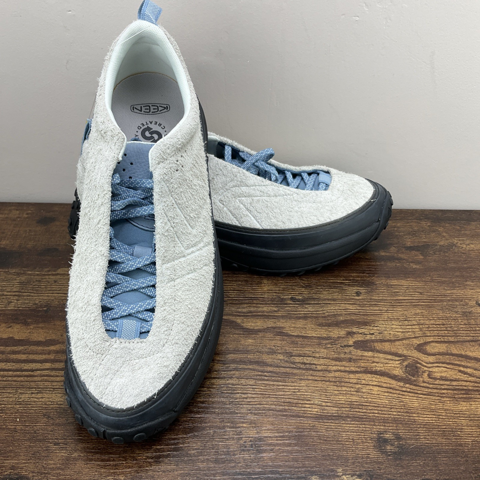 NEW Mens KEEN KS Mino High Traction Sneakers Vapor Faded Denim Size 10 NEW Mens KEEN KS Mino High Traction Sneakers Vapor Faded Denim Size 10
