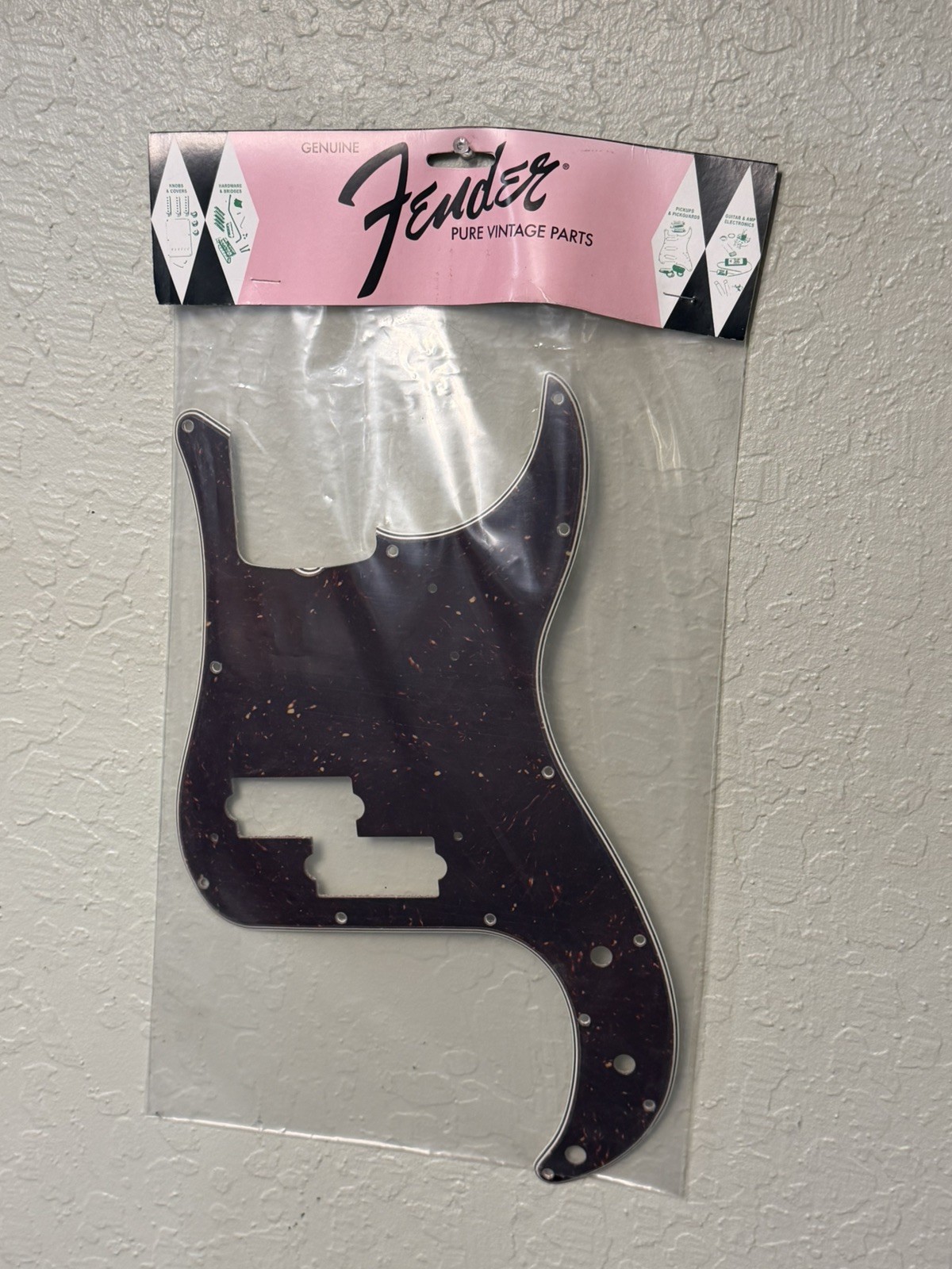 FENDER PURE VINTAGE \'63 PRECISION BASS PICKGUARD BROWN SHELL PN 009-7223-049 USA FENDER PURE VINTAGE \'63 PRECISION BASS PICKGUARD BROWN SHELL PN 009-7223-049 USA