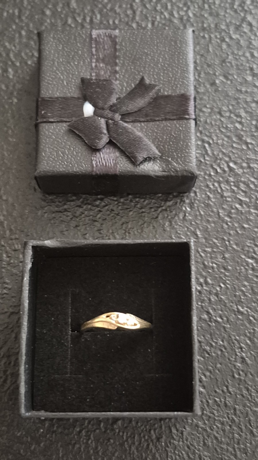 10k Yellow Gold And Diamond Accent Ring Approx. Size 4.5 10k Yellow Gold And Diamond Accent Ring Approx. Size 4.5