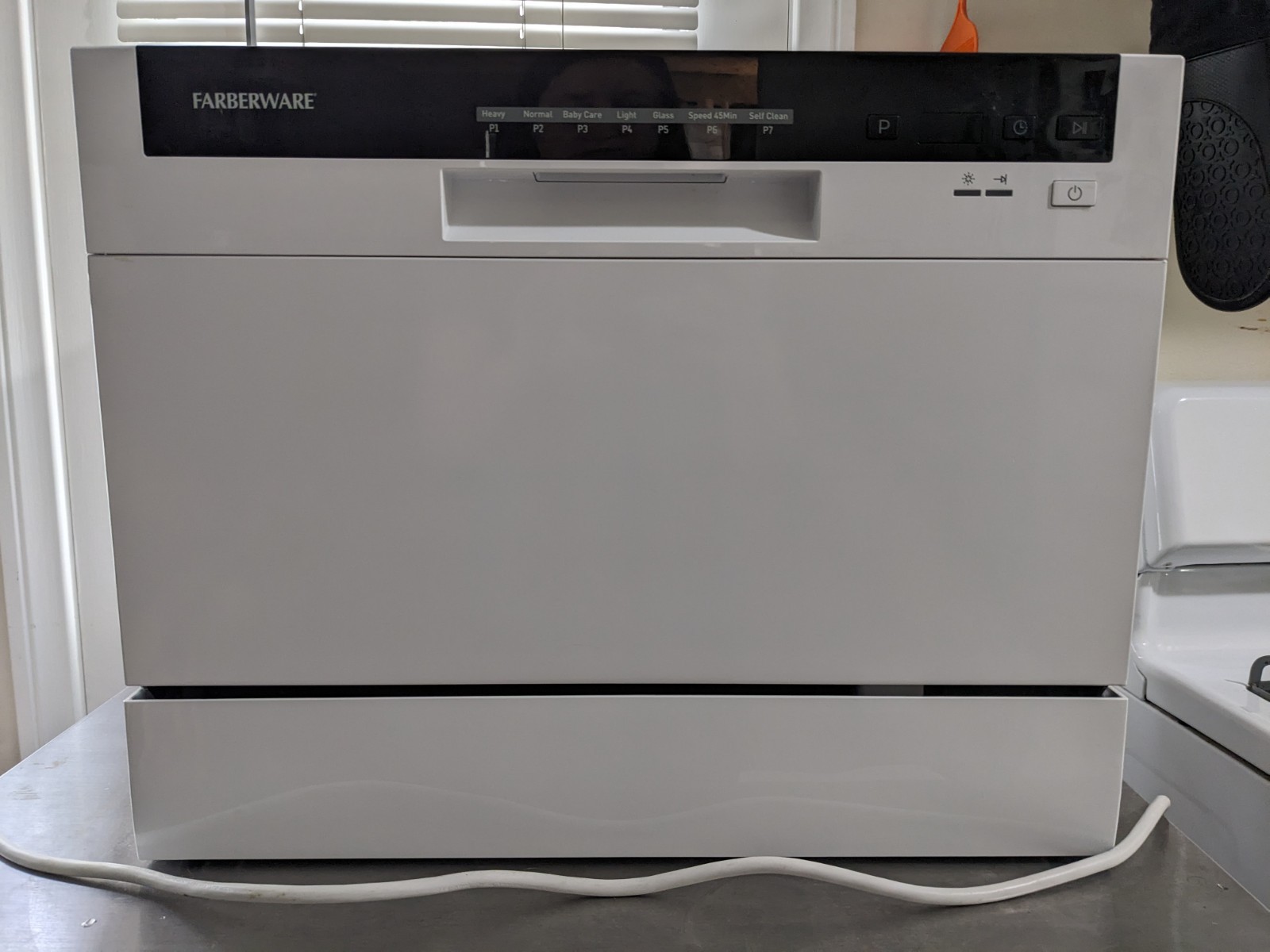 Farberware FCD06ABBWHA Portable Countertop Dishwasher w/ Jet-Dry & Extras Farberware FCD06ABBWHA Portable Countertop Dishwasher w/ Jet-Dry & Extras