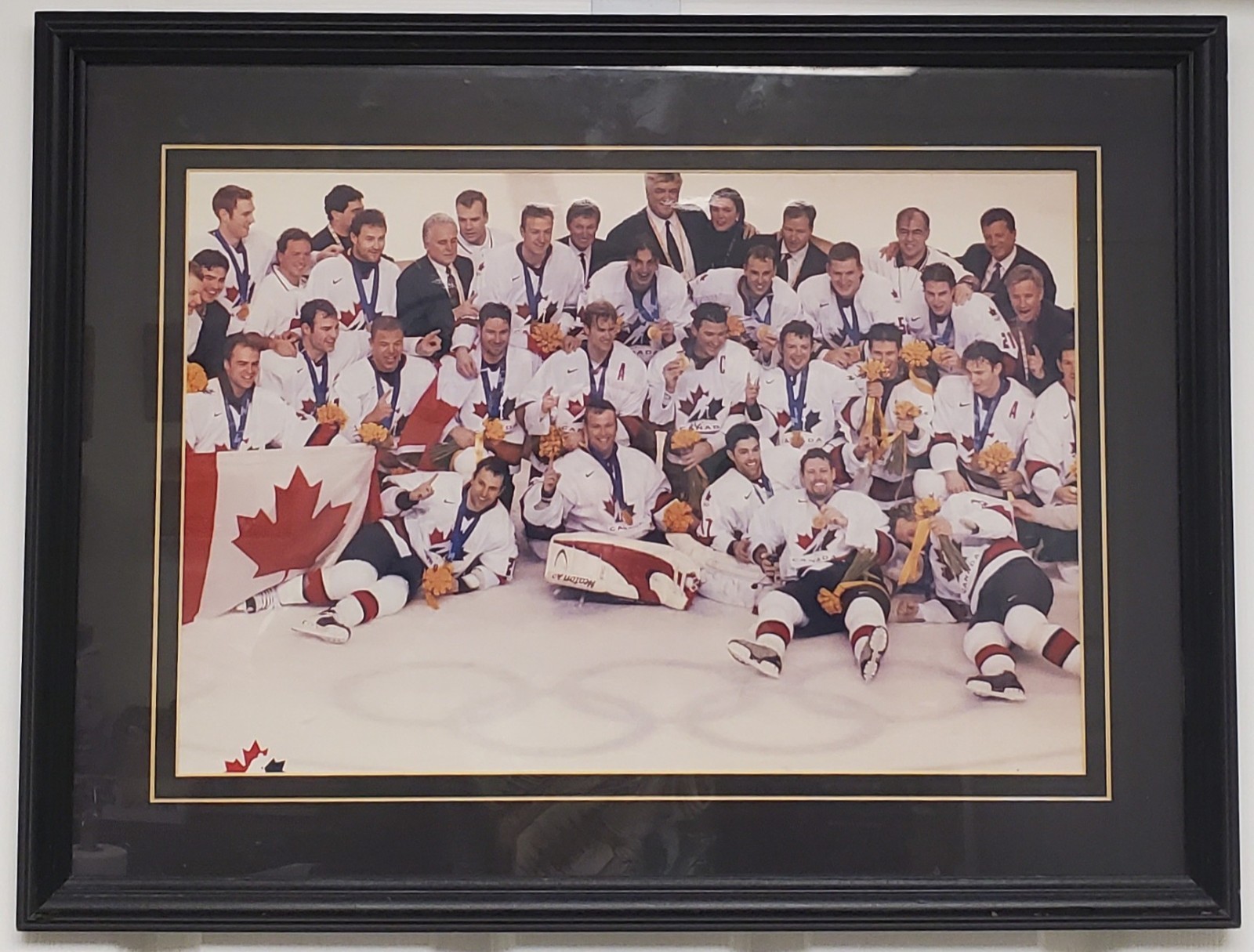 Vintage 2002 Framed Team Canada Hockey Olympic Victory Photo 18x23 Vintage 2002 Framed Team Canada Hockey Olympic Victory Photo 18x23
