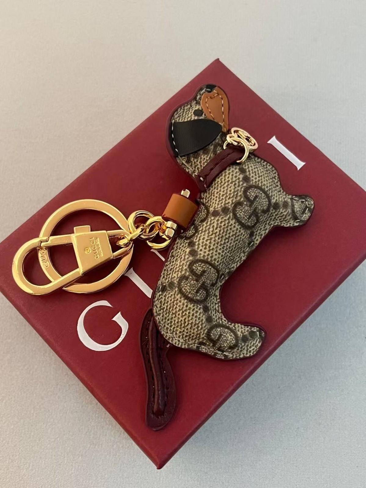 GUCCI Novelty Charm Handmade Dog Keychain Gift Key chain with New Box GUCCI Novelty Charm Handmade Dog Keychain Gift Key chain with New Box