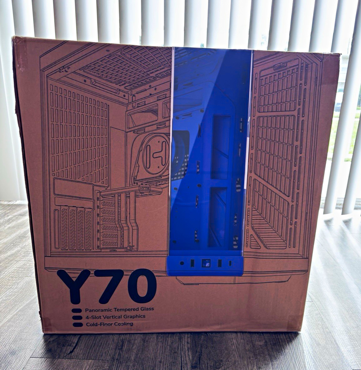 HYTE Y70 ATX Mid Tower Case White Tempered Glass USB-C Front Ports
