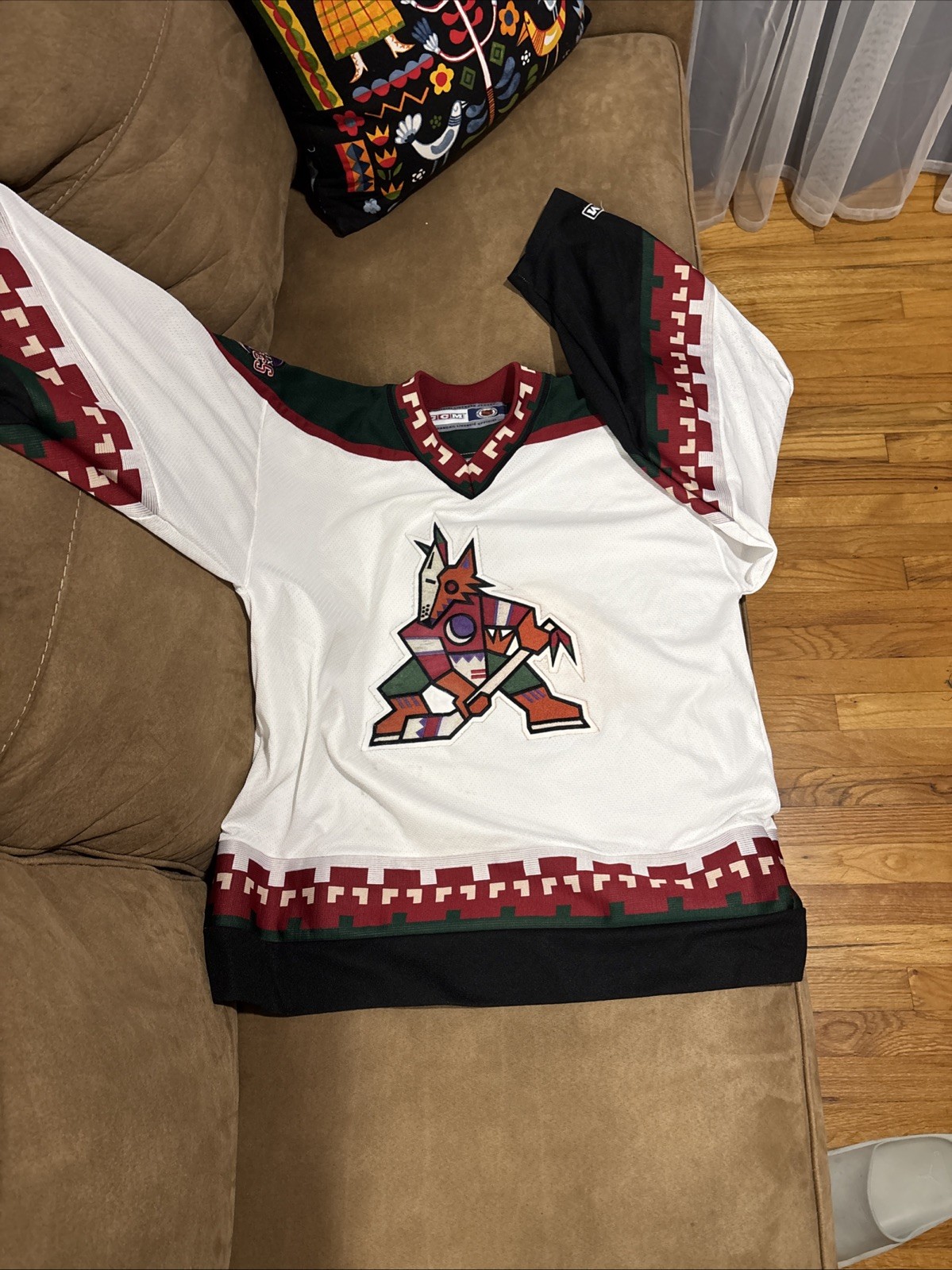 Vintage CCM Phoenix Coyotes Kachina NHL Hockey Jersey Men’s L Made Canada