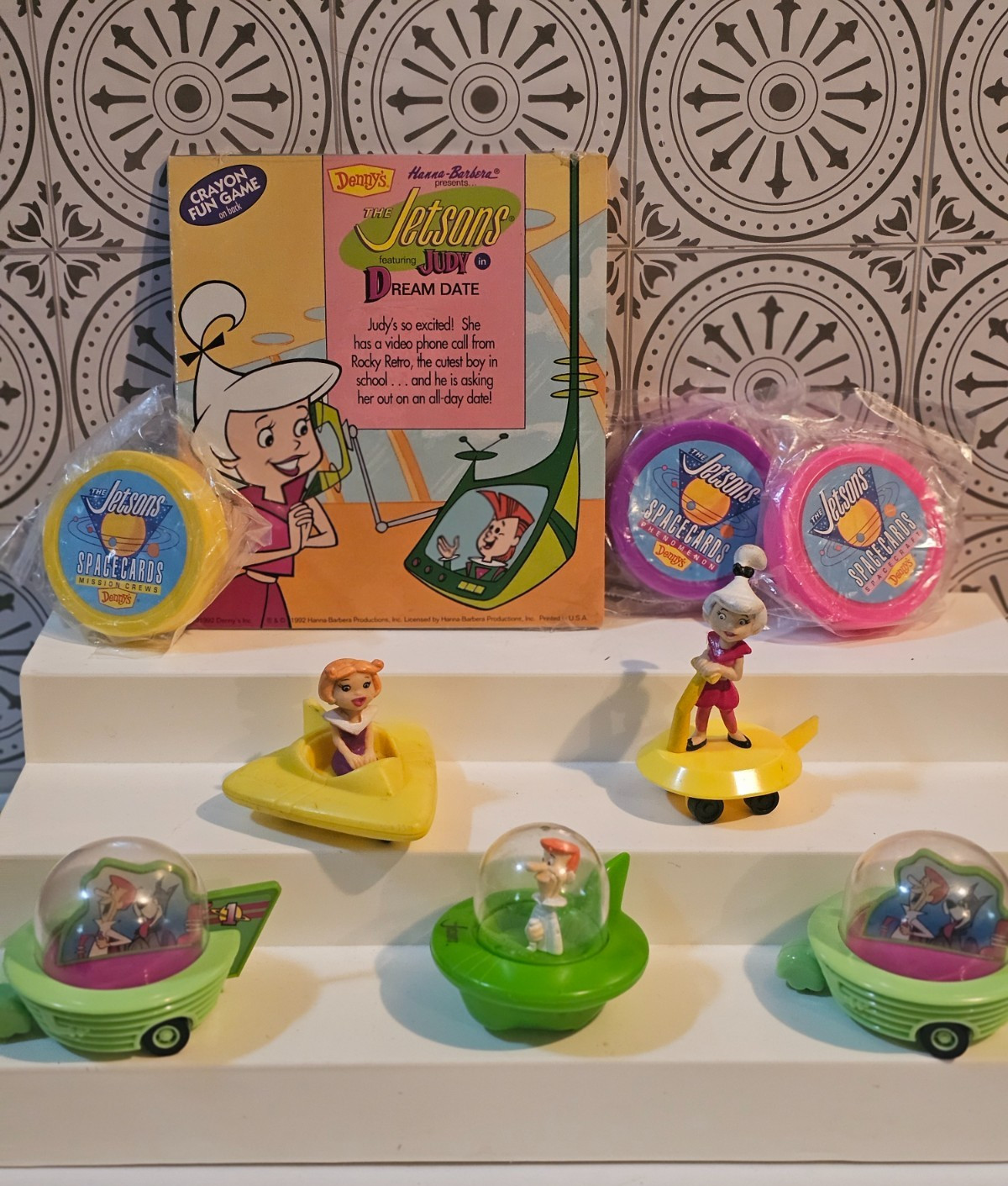 LOT (9) Vintage JETSONS Toys KIDS MEAL Figures BOOK Cards NEW & USED LOT (9) Vintage JETSONS Toys KIDS MEAL Figures BOOK Cards NEW & USED
