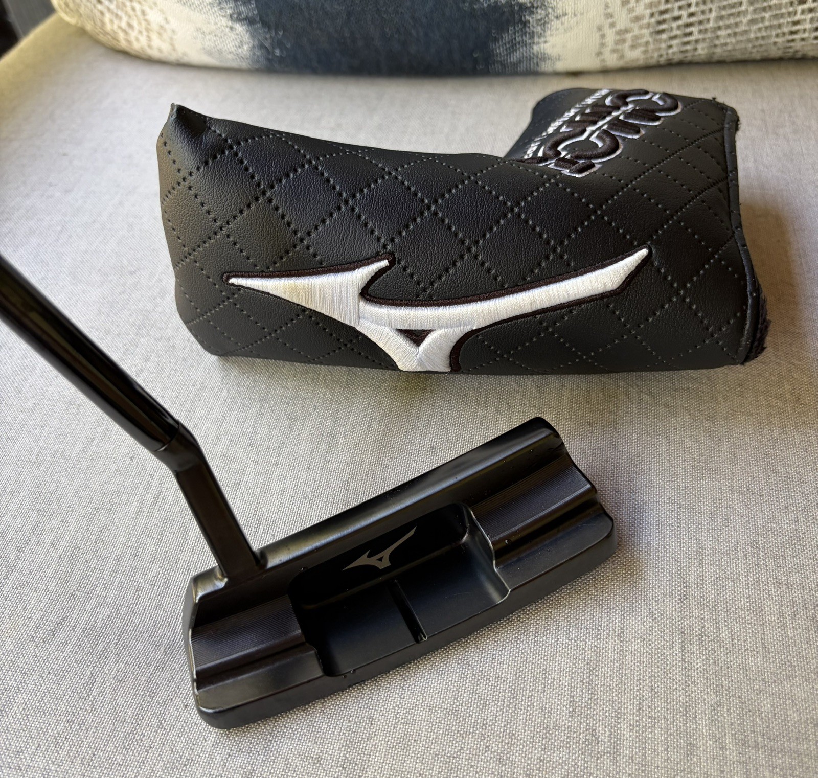 MIzuno M-Craft OMOI Type 01 Black Ion milled Putter; 34 Inches, excellent MIzuno M-Craft OMOI Type 01 Black Ion milled Putter; 34 Inches, excellent