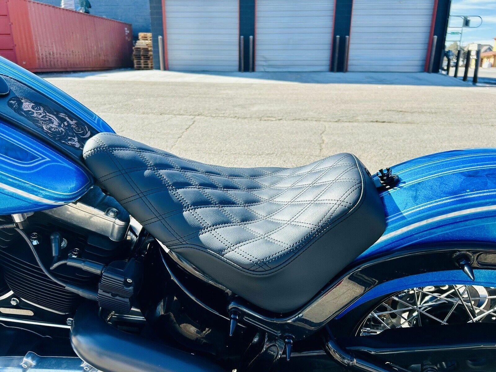 Saddlemen Renegade Lattice Solo Gel Seat for 2011-2017 Harley Softail Slim FLS Saddlemen Renegade Lattice Solo Gel Seat for 2011-2017 Harley Softail Slim FLS