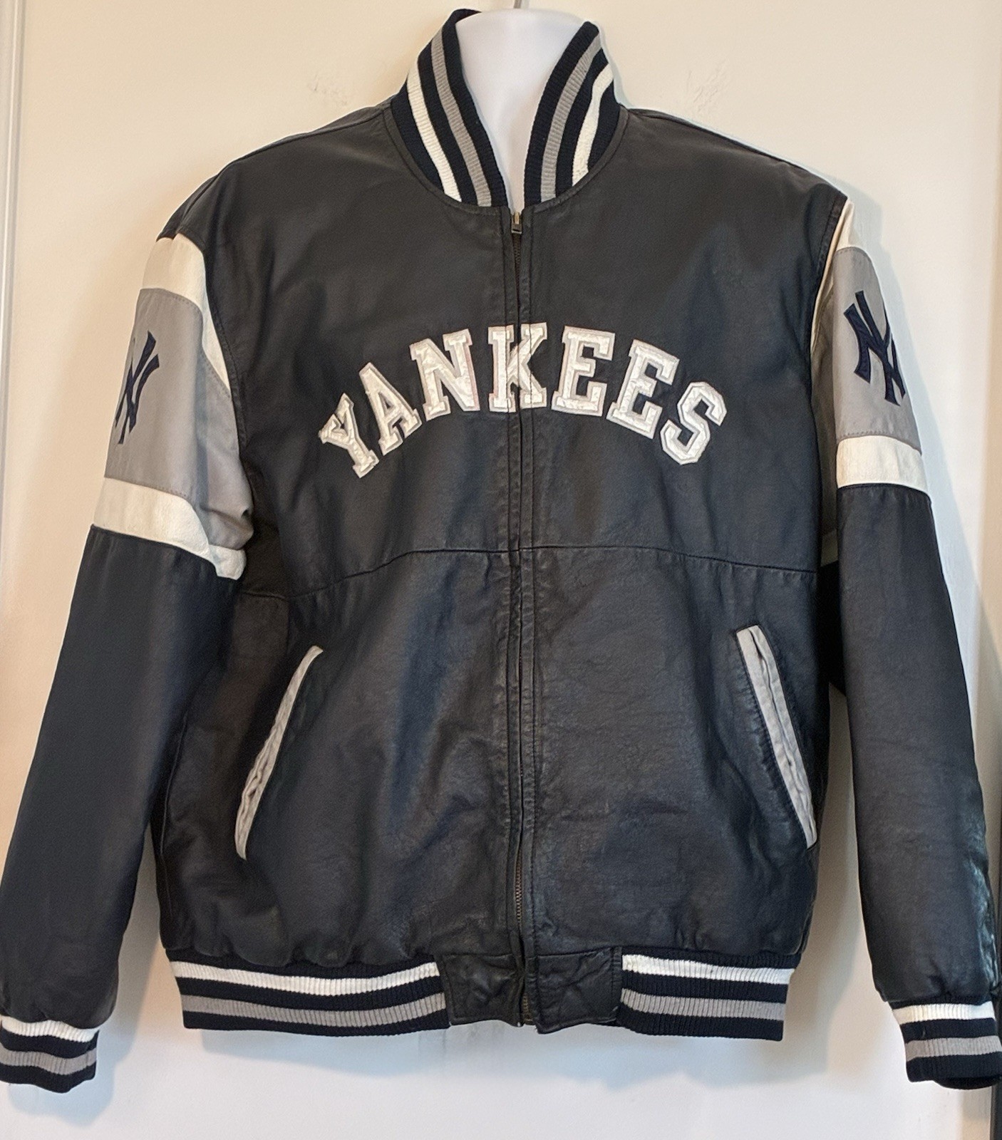 Vintage NY Yankees G-III Carl Banks Genuine Leather Jacket MLB Large