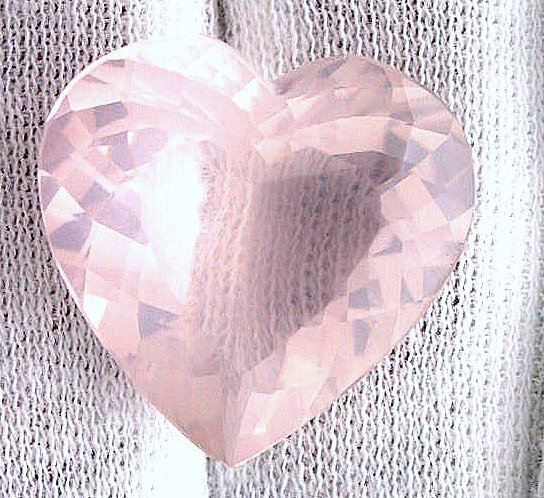 22.90 Carat Heart Madagascar Rose Quartz Gem Stone Gemstone Natural EBS1708