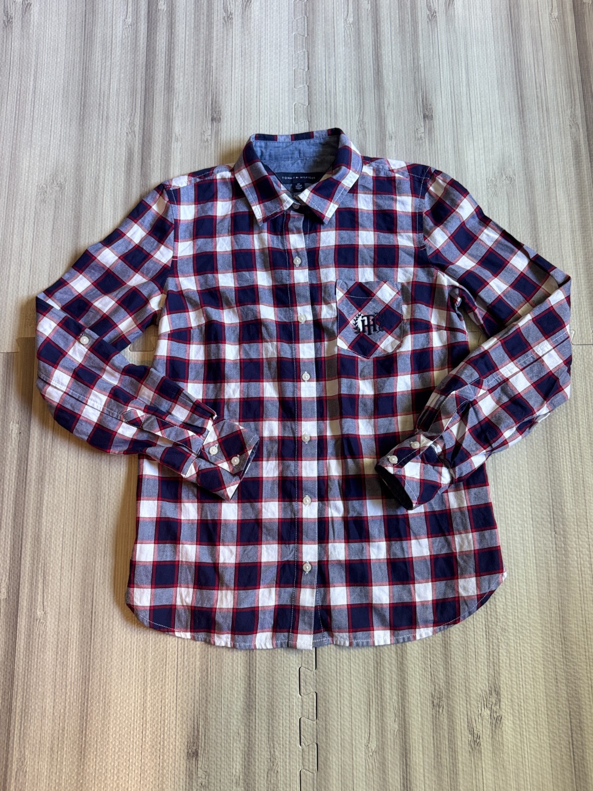 NWT Tommy Hilfiger Women\'s Navy Piste Plaid Tab-Sleeve Button-Up Shirt NWT Tommy Hilfiger Women\'s Navy Piste Plaid Tab-Sleeve Button-Up Shirt