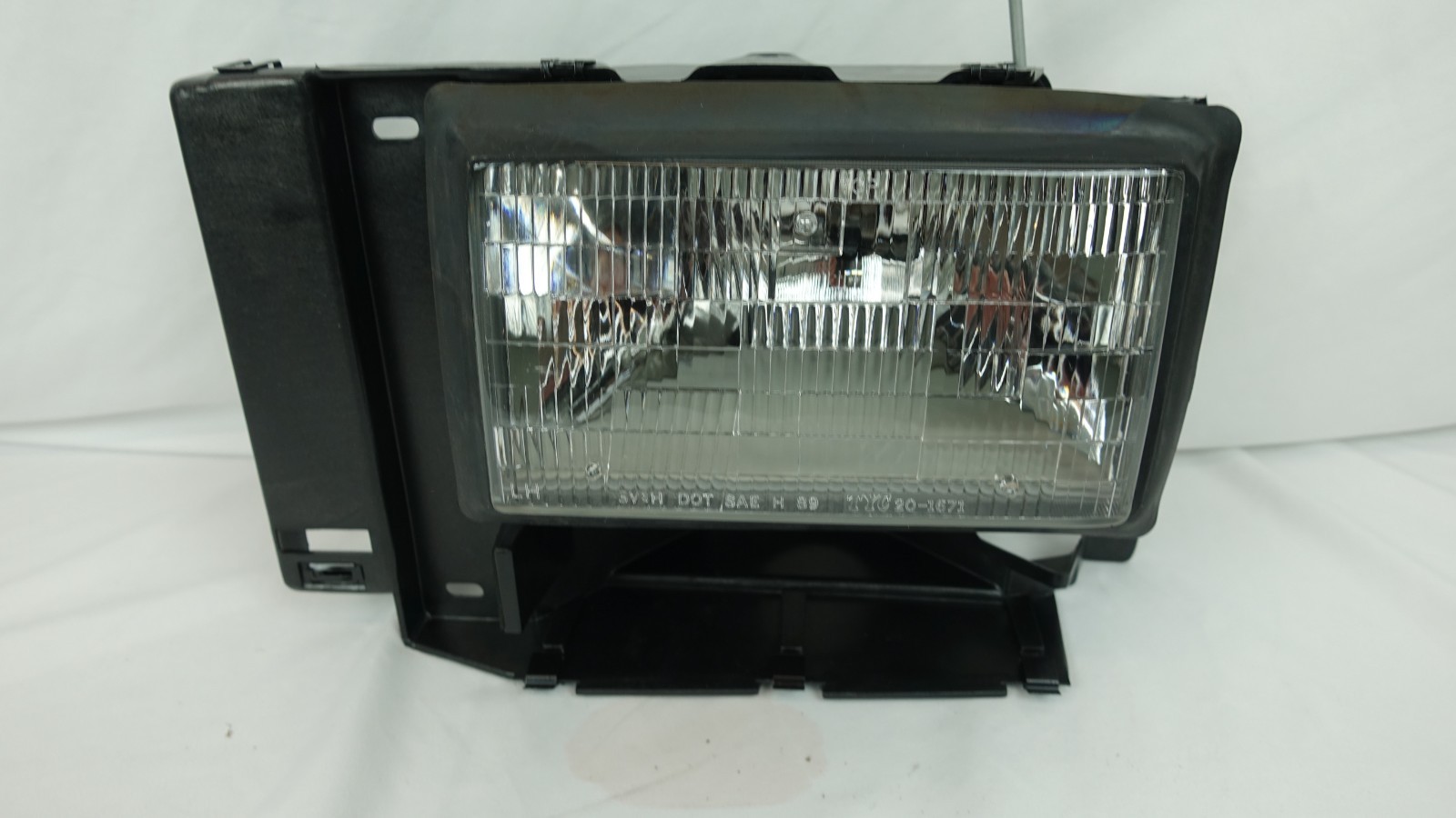 Driver LEFT Headlight For Ford Ranger 1989-1992 Halogen w/ Bulb/s Driver LEFT Headlight For Ford Ranger 1989-1992 Halogen w/ Bulb/s