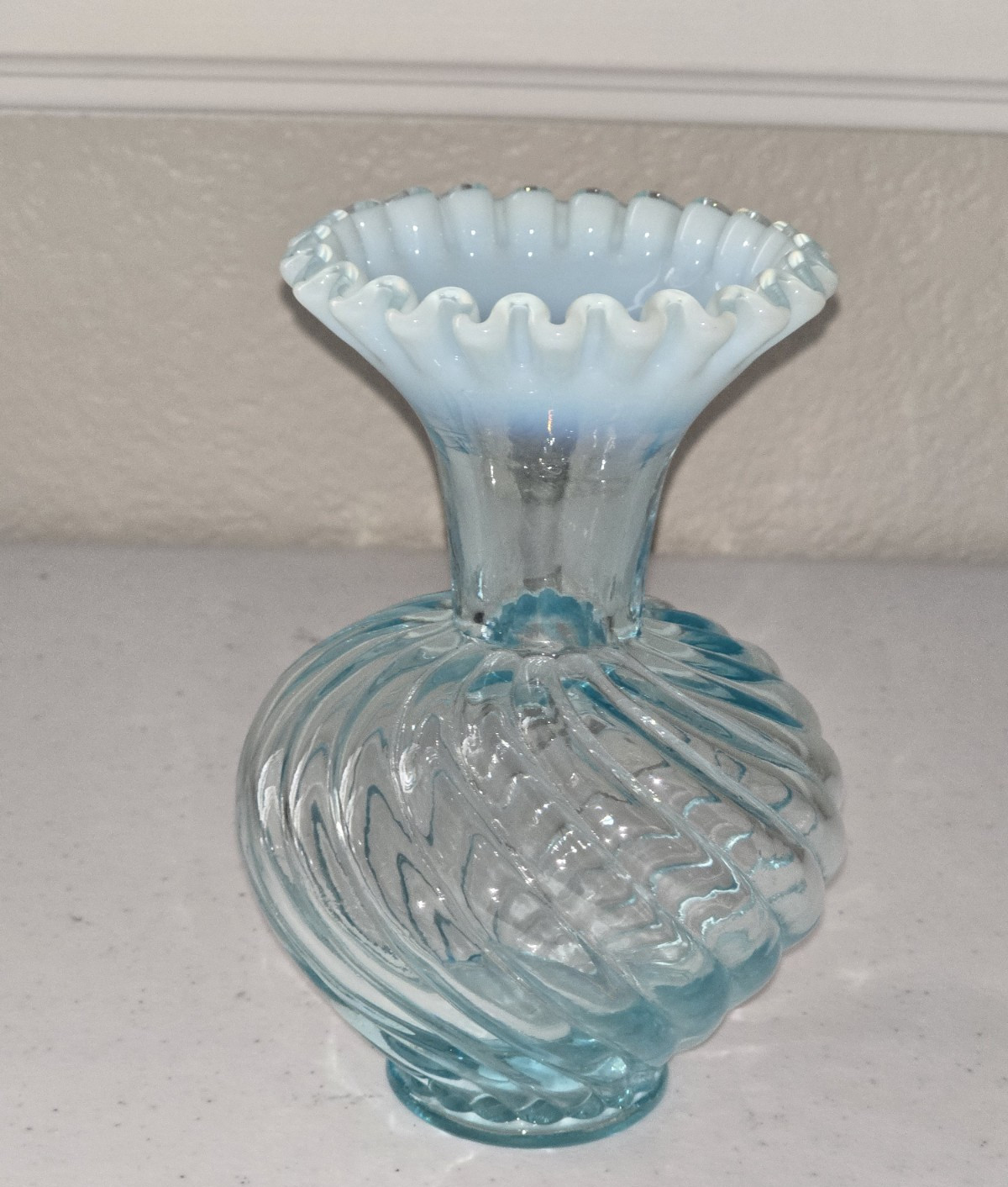 Vintage Fenton Blue Opalescent Spiral Optic Ruffled Vase Melon Body 6.5” x 4.5 \