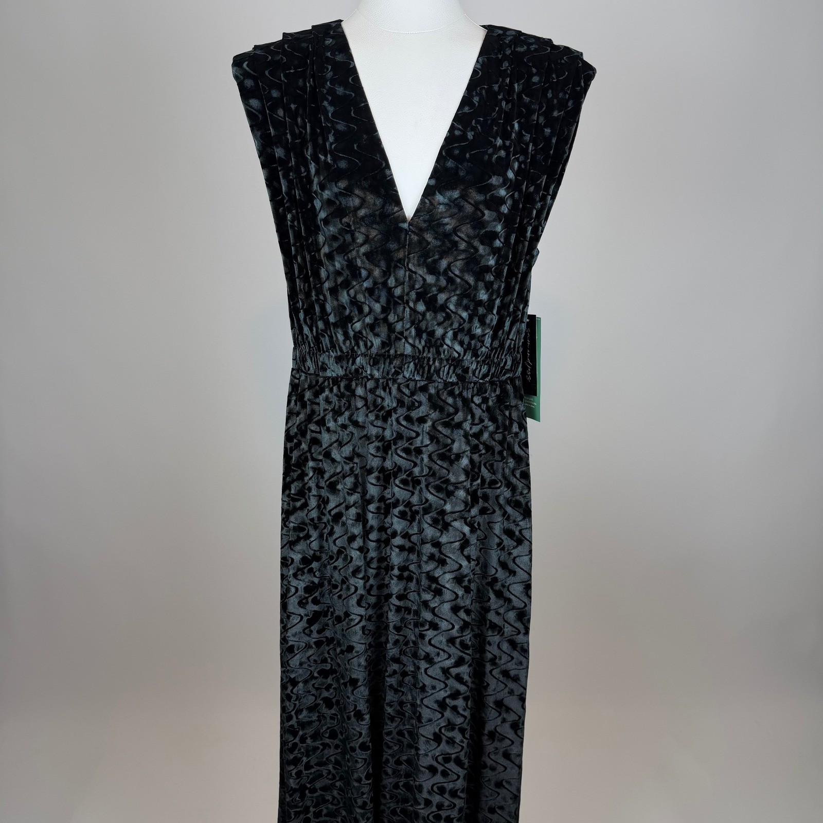 NWT Sam and Jess Sleeveless Scroll Crush Velvet Evening Gown Sz 18 Dark Romance